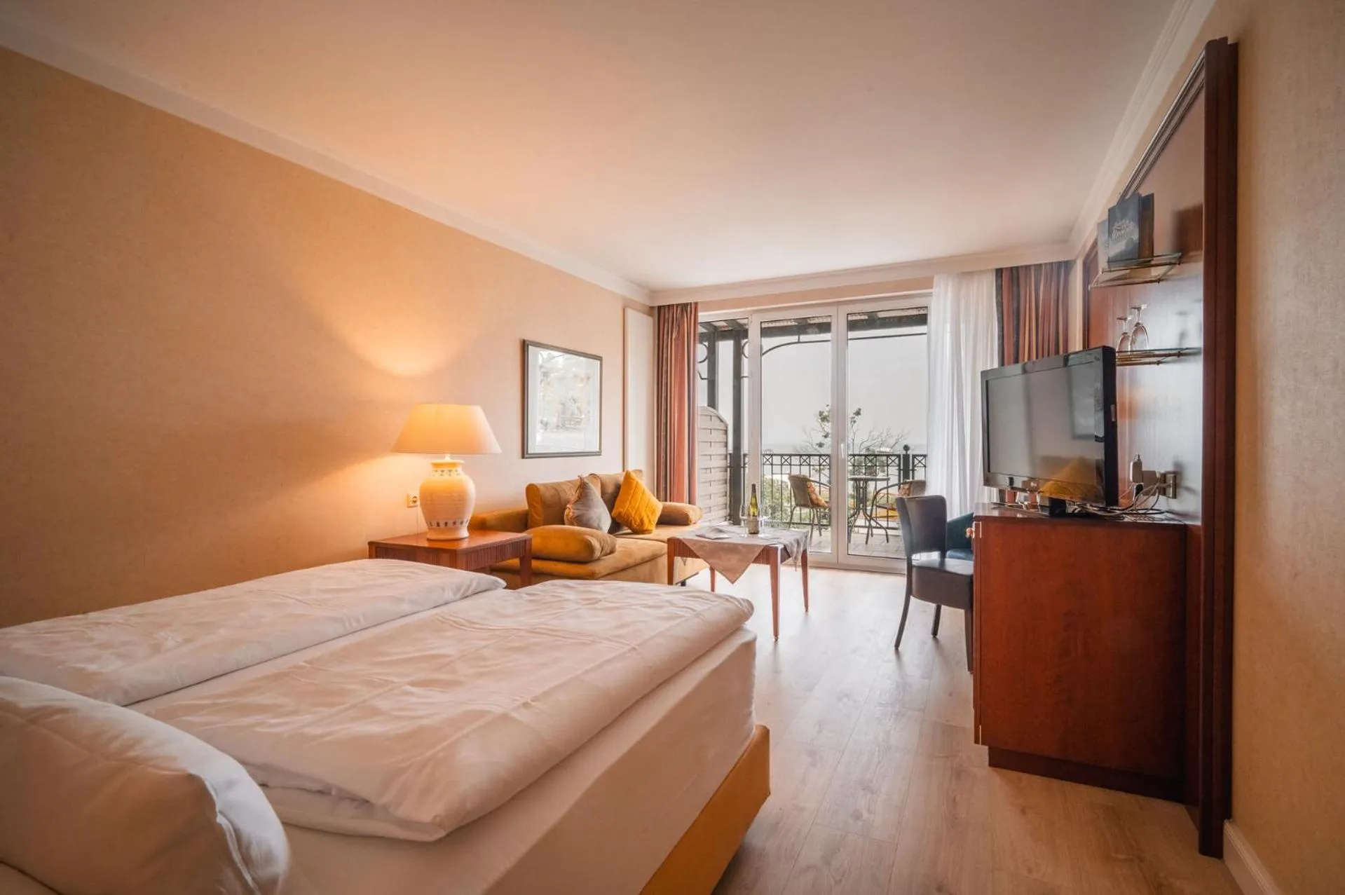 Photo of the whole room, Bed in Grand Hotel Binz