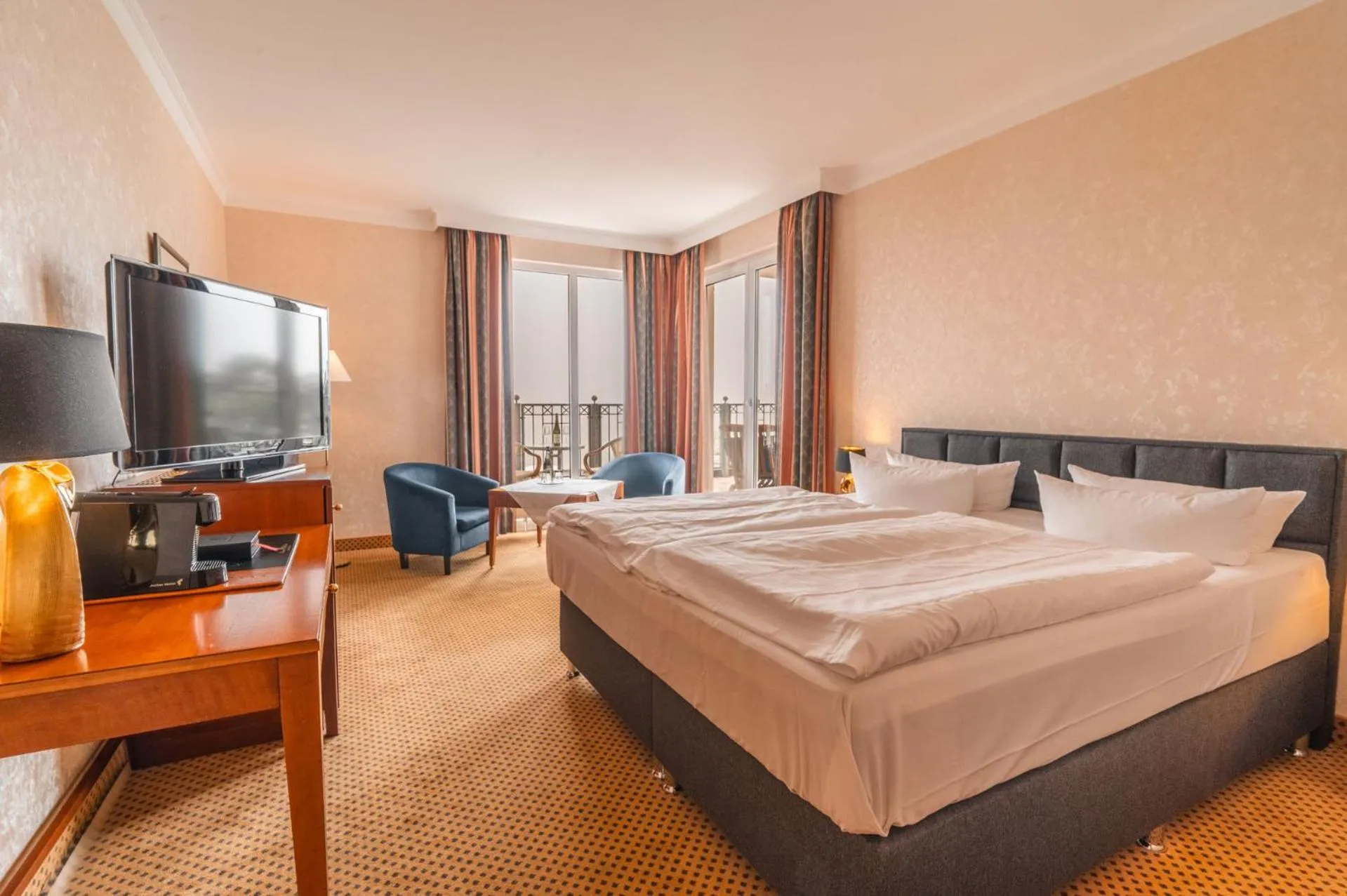 Photo of the whole room, Bed in Grand Hotel Binz