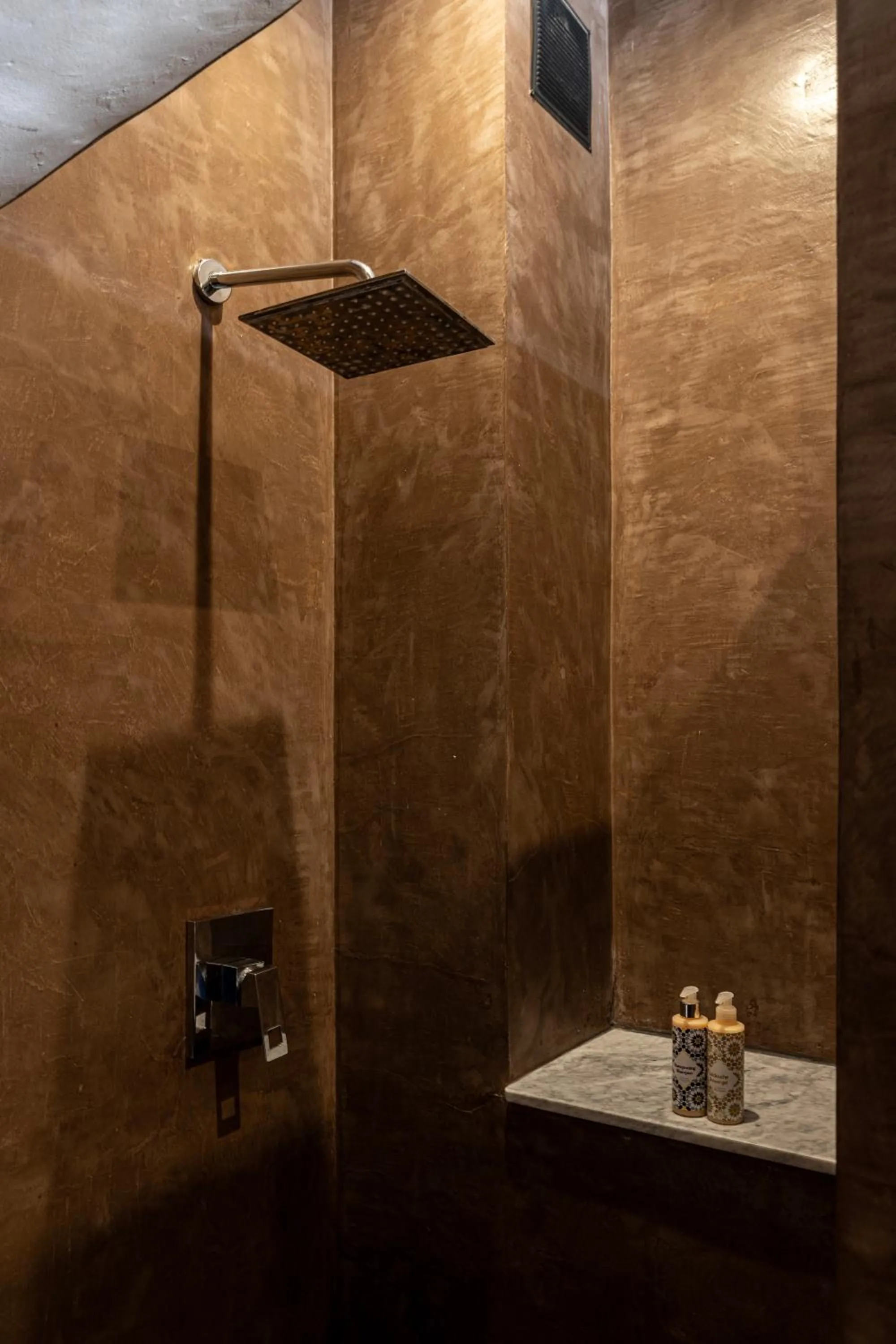 Shower in Riad O
