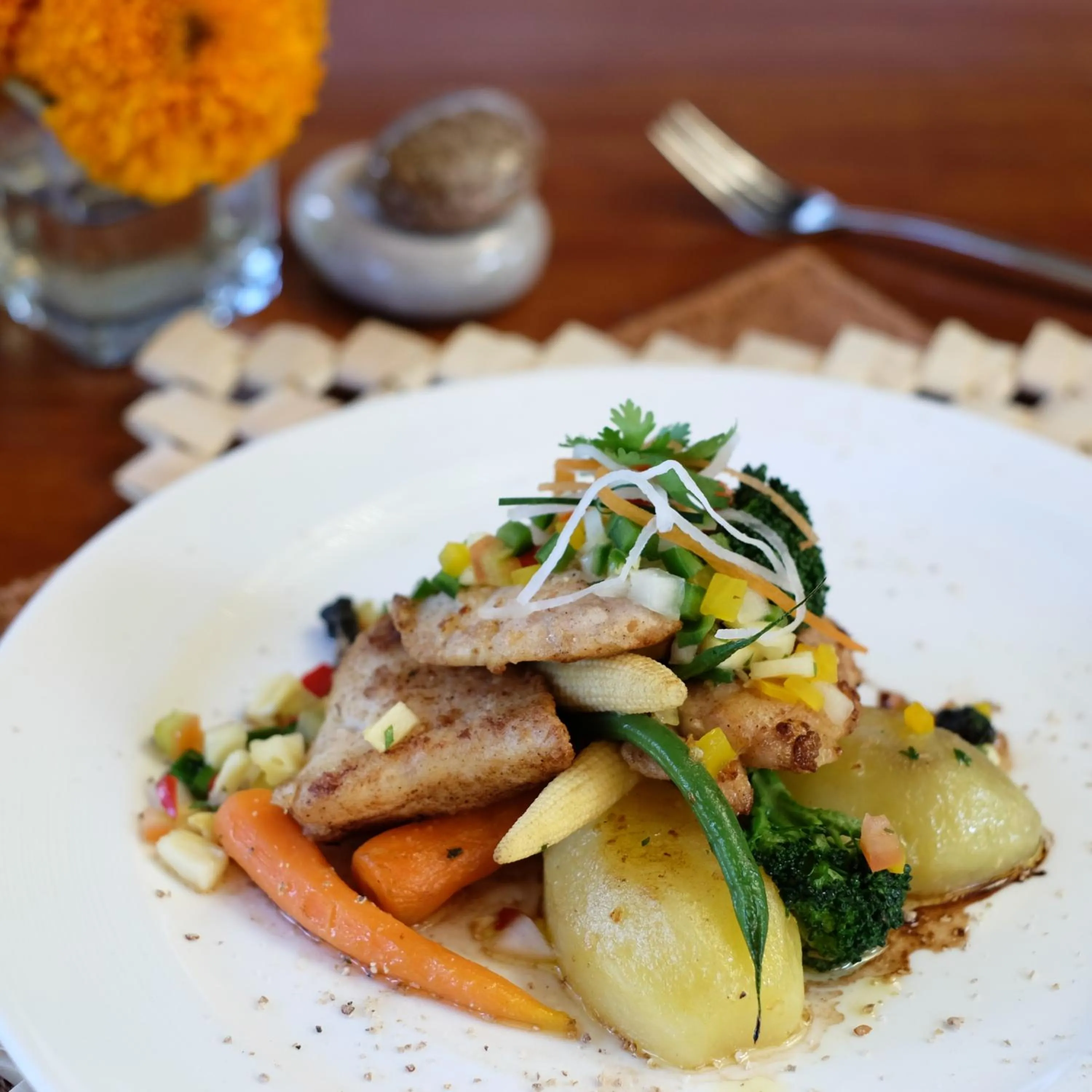 Food in Alaya Dedaun Kuta