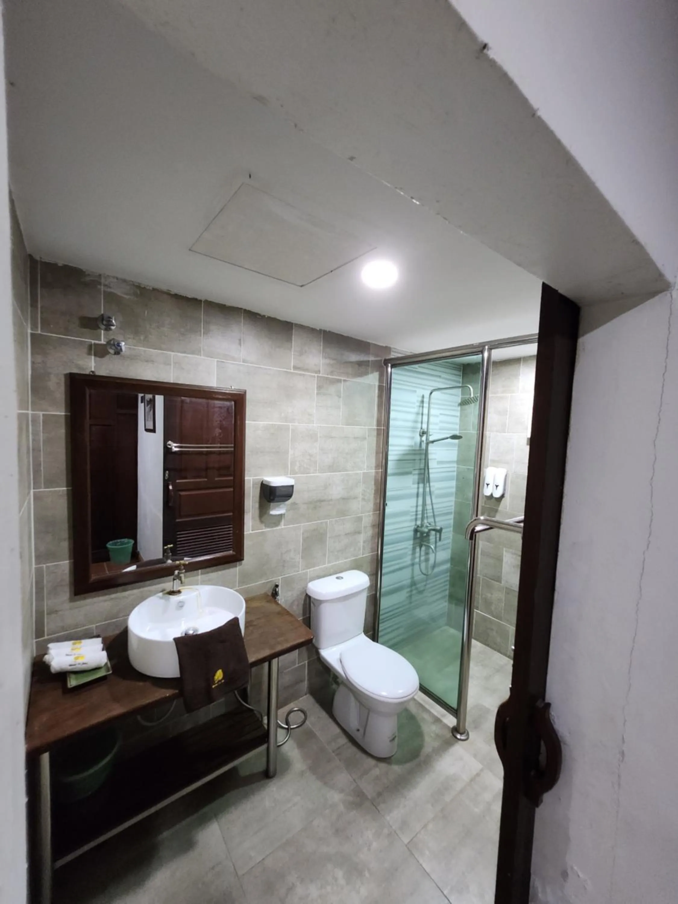 Shower in Uptown Eco Hotel