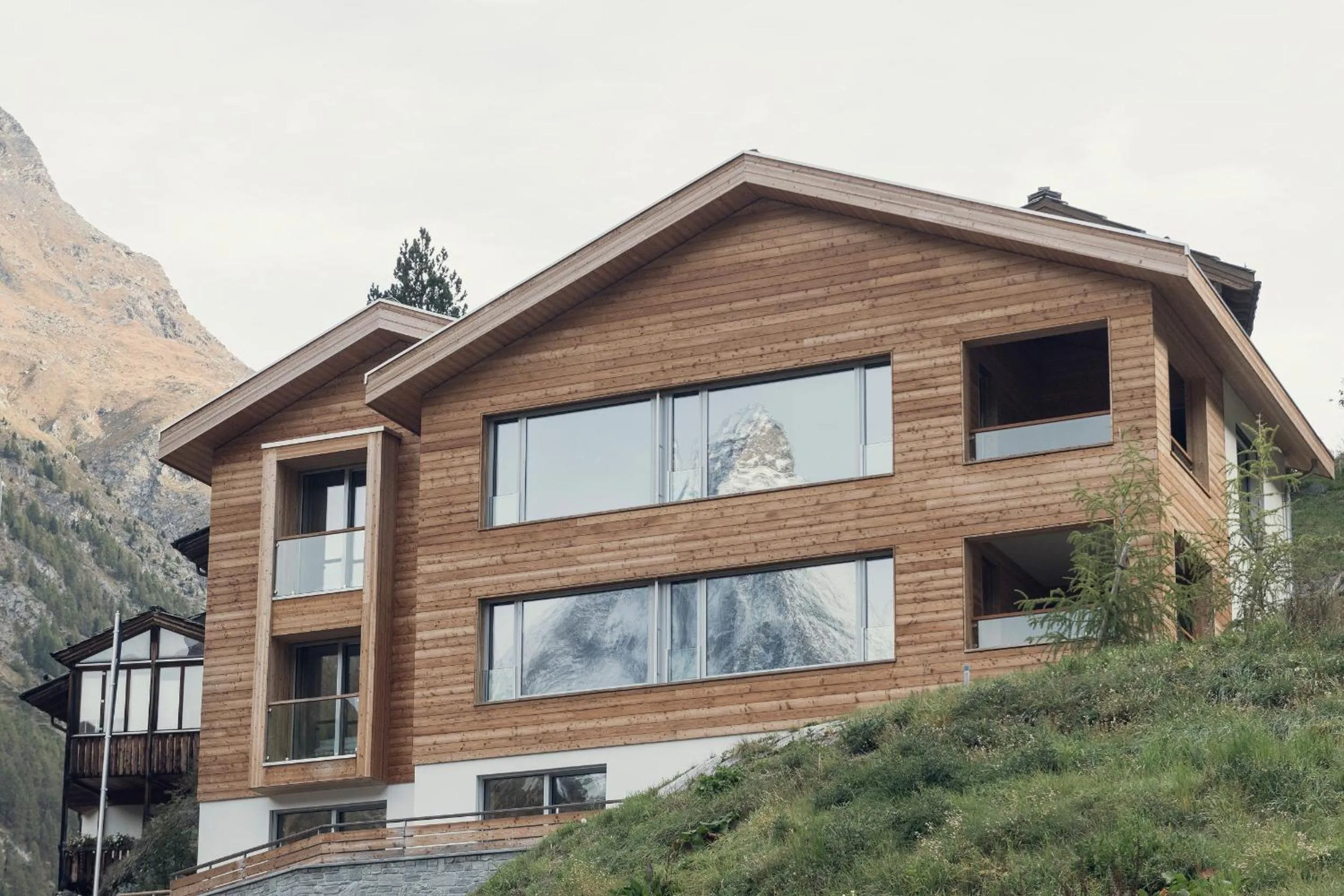 Facade/entrance in OVERLOOK Lodge by CERVO Zermatt