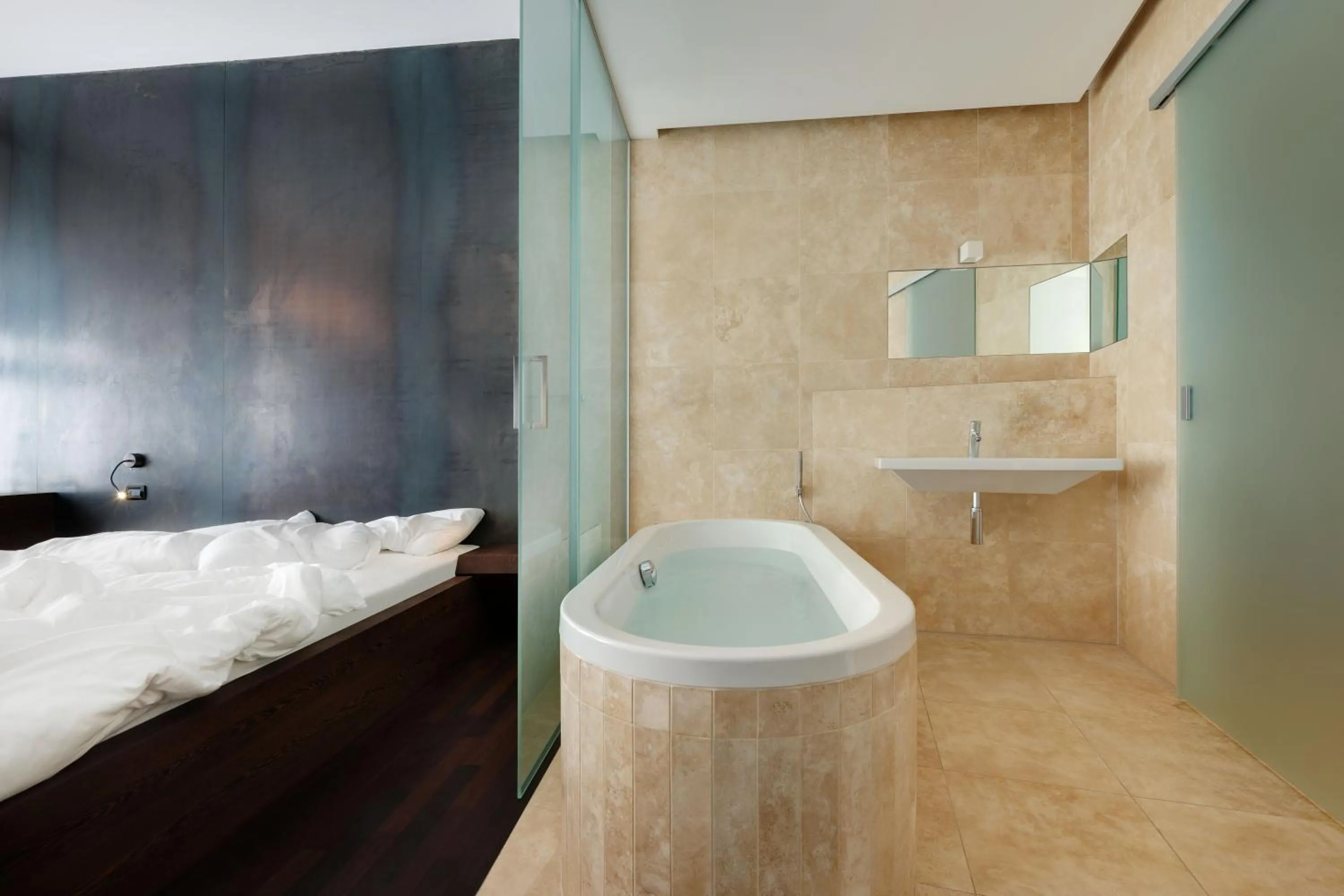Bathroom, Bed in Boutique Hotel Imperialart