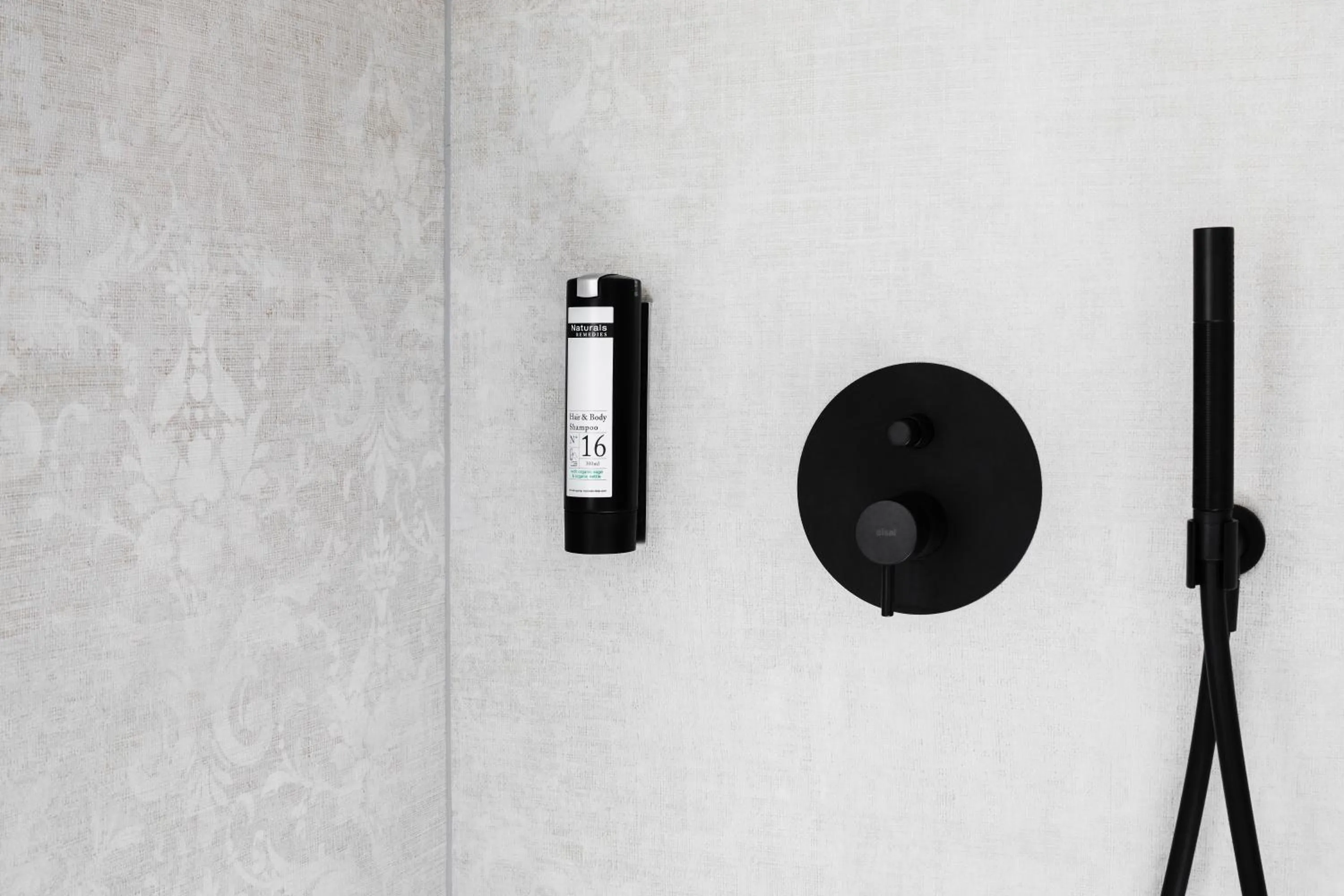 Shower in Windsor Merano Hotel & Suites