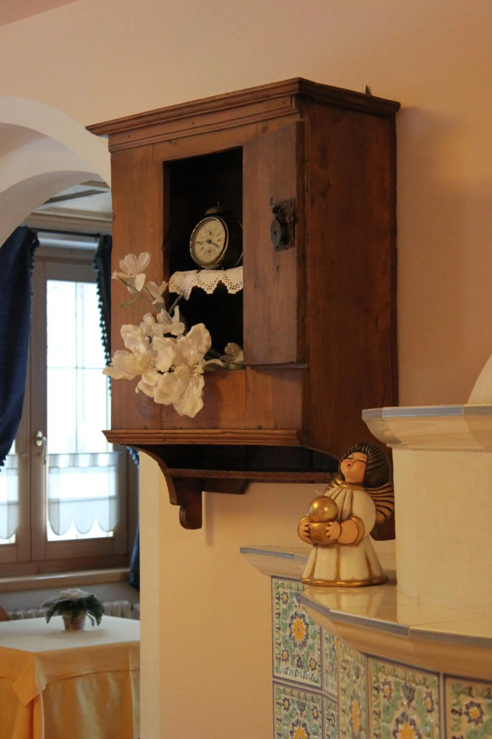 Decorative detail in Meublè Cima Bianca Garni