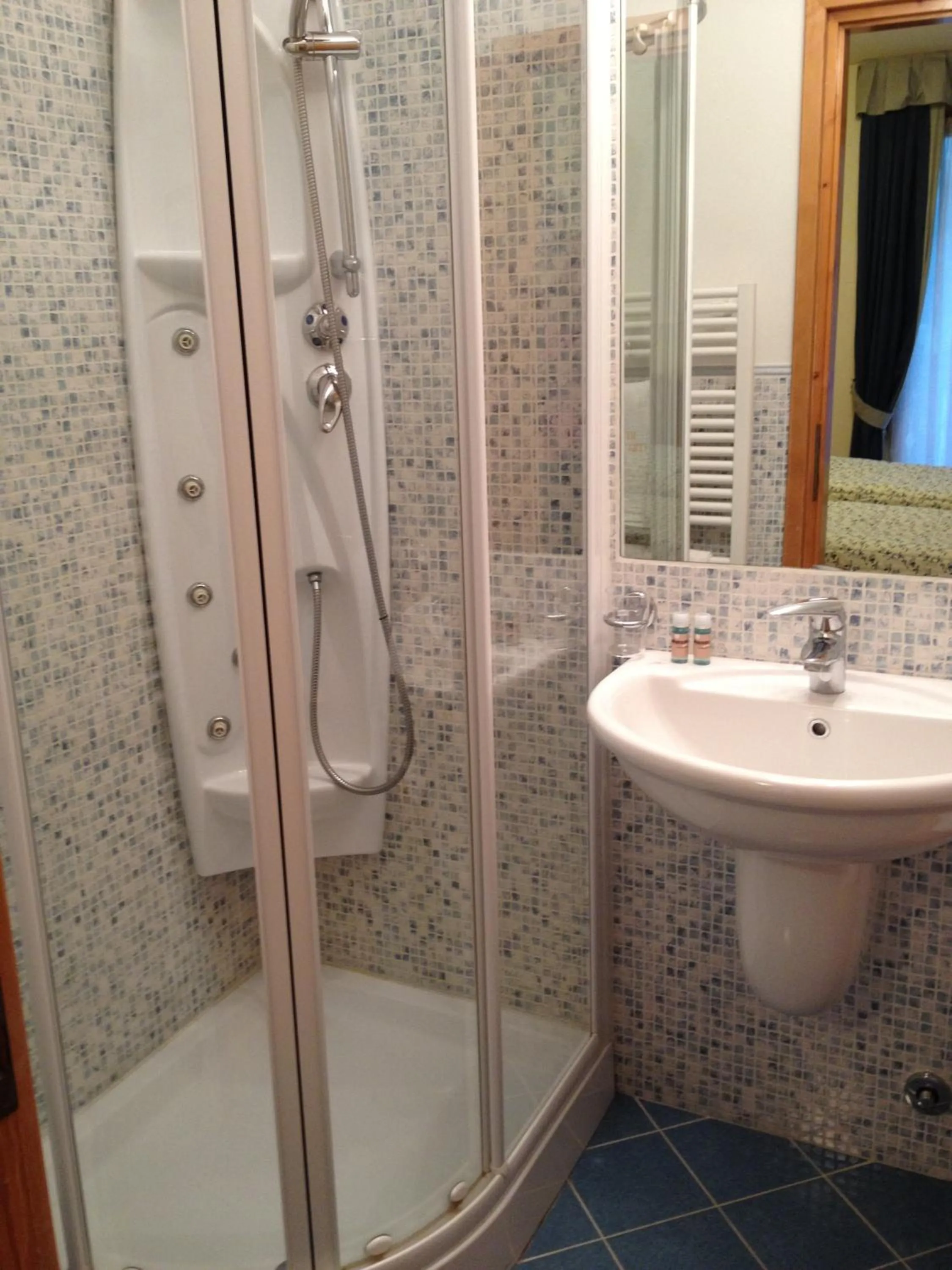 Shower in Meublè Cima Bianca Garni