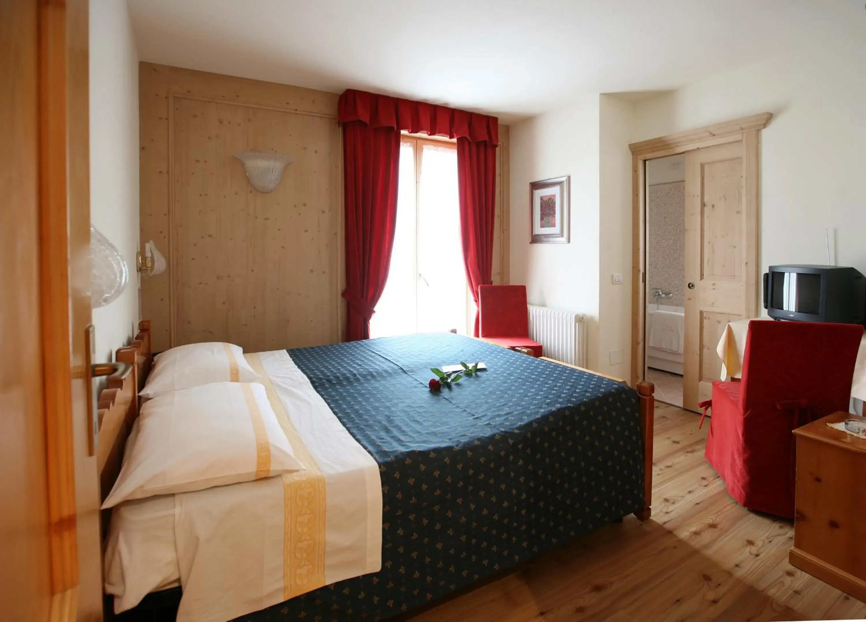 Photo of the whole room, Bed in Meublè Cima Bianca Garni Photo of the whole room, Bed in Meublè Cima Bianca Garni