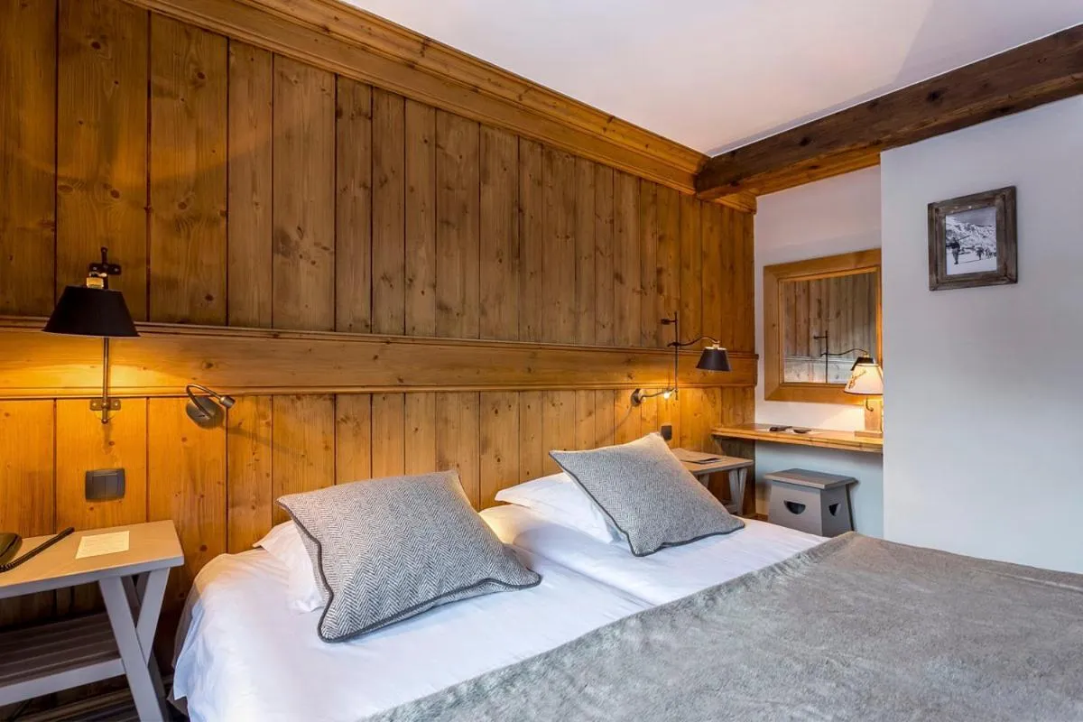 Bed in Hotel Kandahar