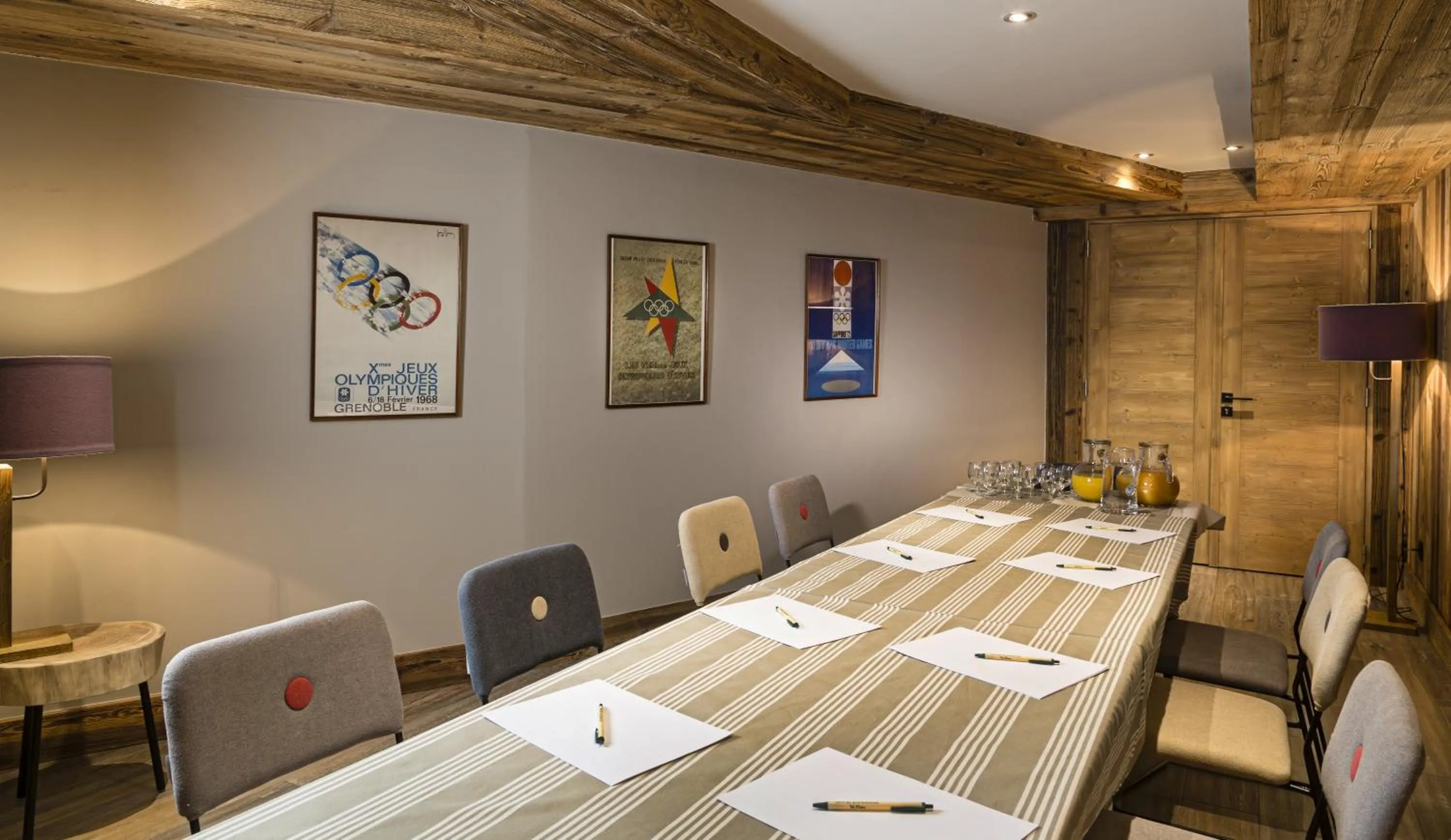 Business facilities in Hotel Kandahar