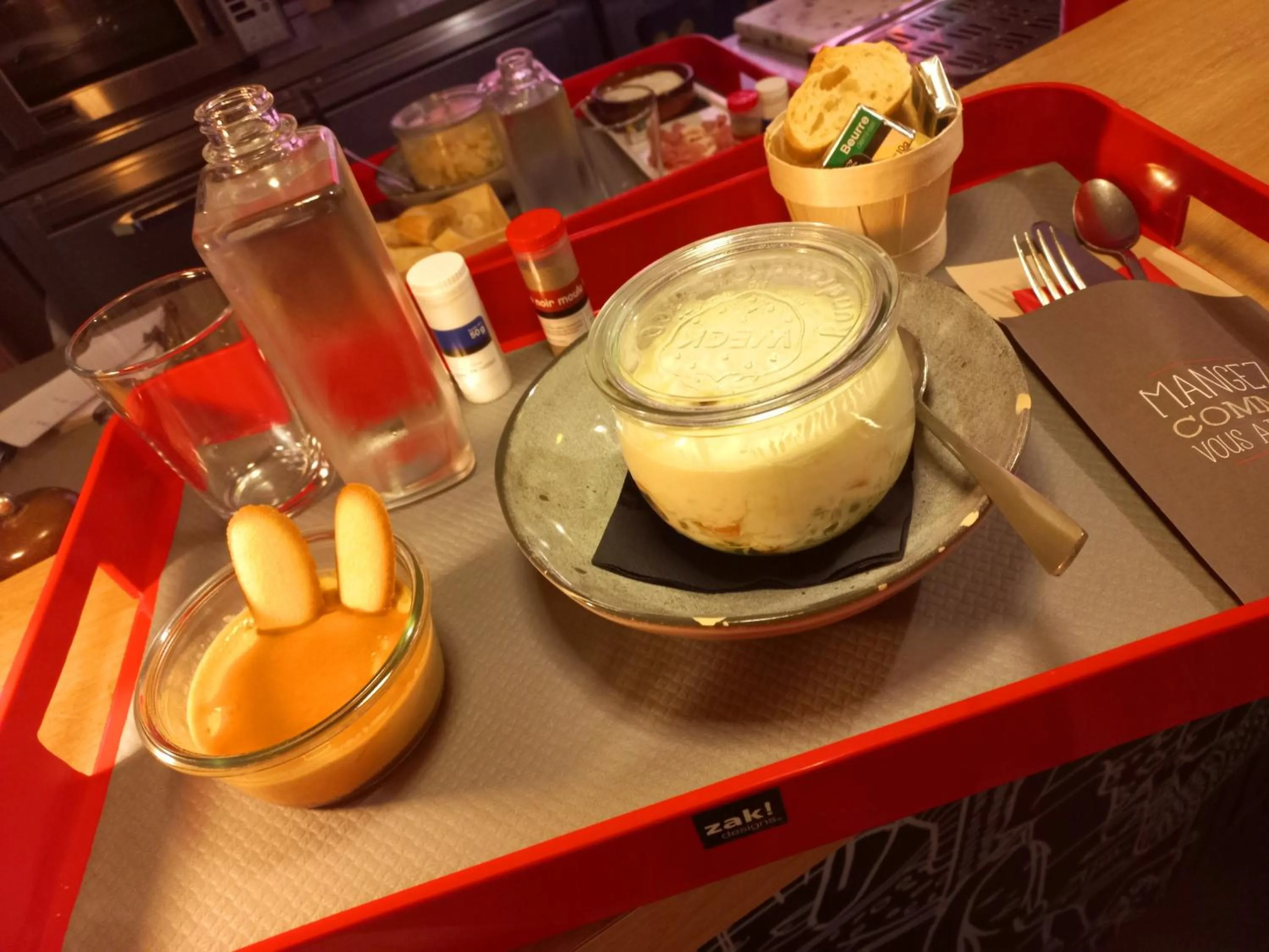 Dining area in ibis Saint Brieuc Yffiniac