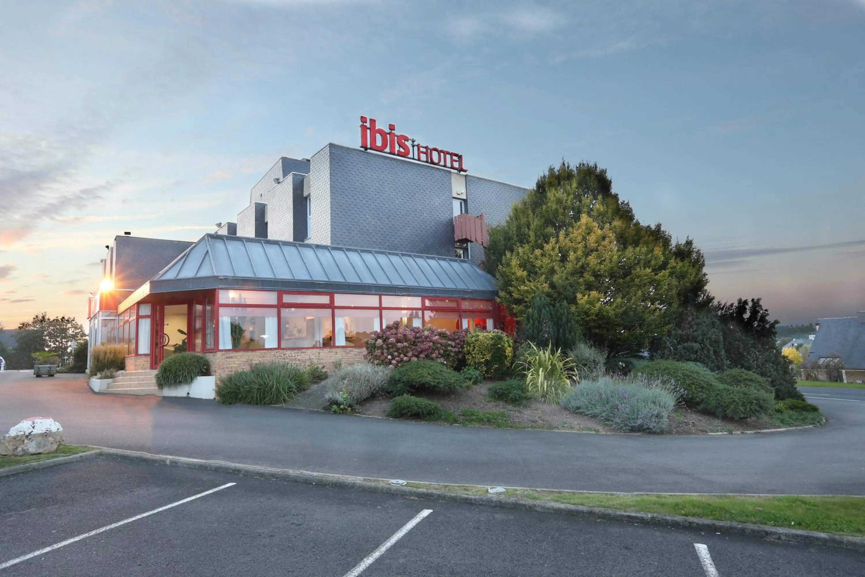 Property building in ibis Saint Brieuc Yffiniac