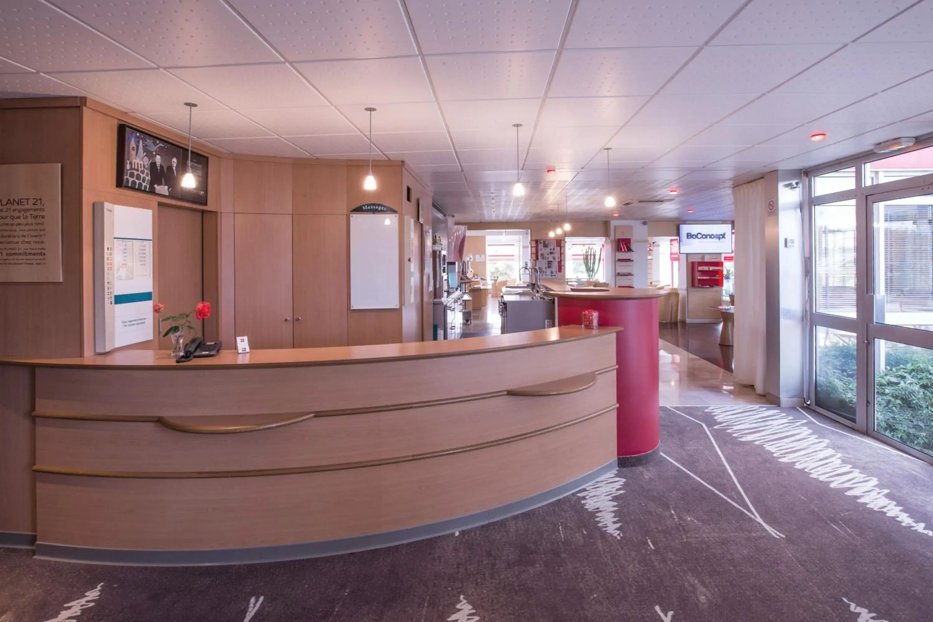 Lobby or reception in ibis Saint Brieuc Yffiniac Lobby or reception in ibis Saint Brieuc Yffiniac