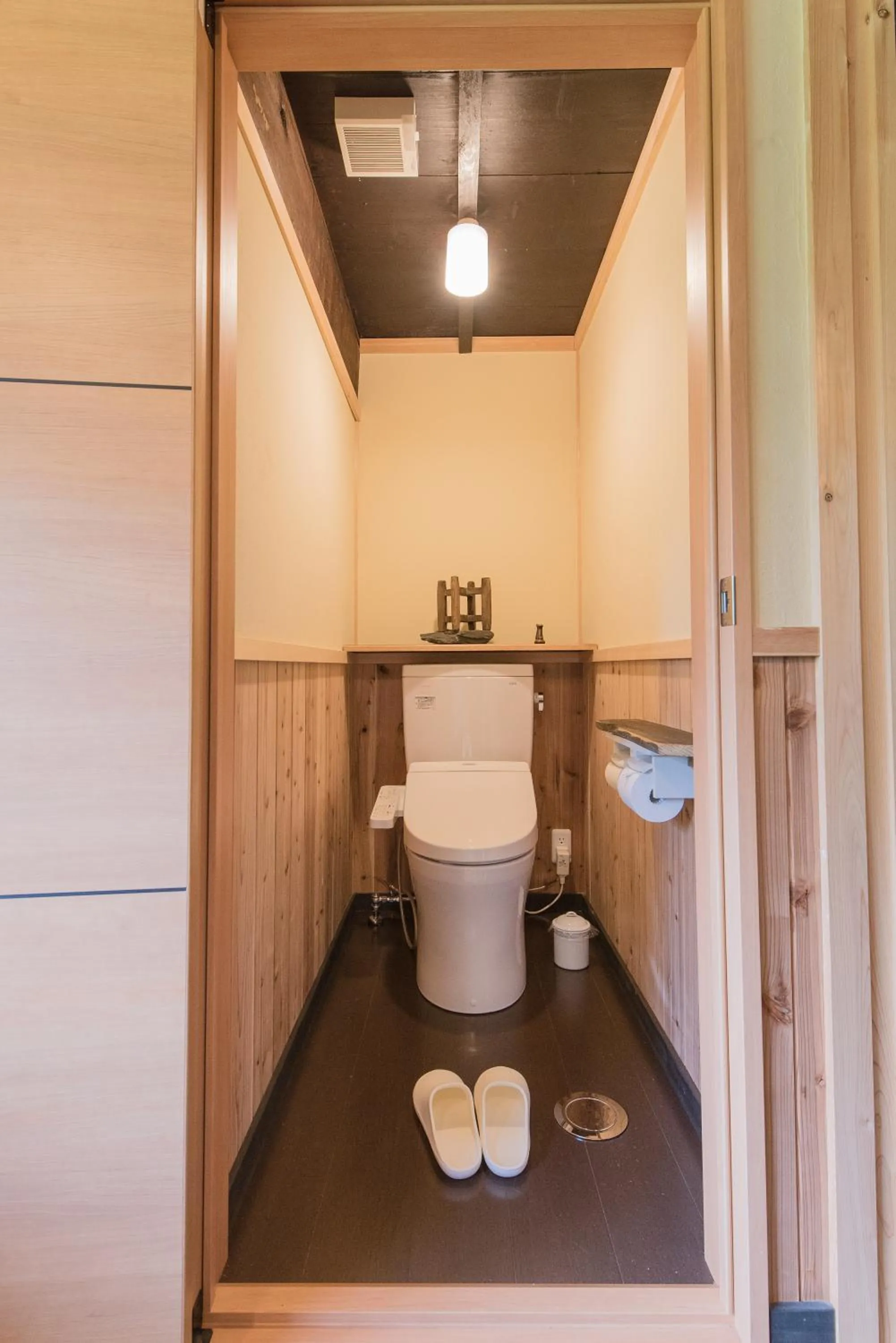 Toilet in Hostel Yui-an