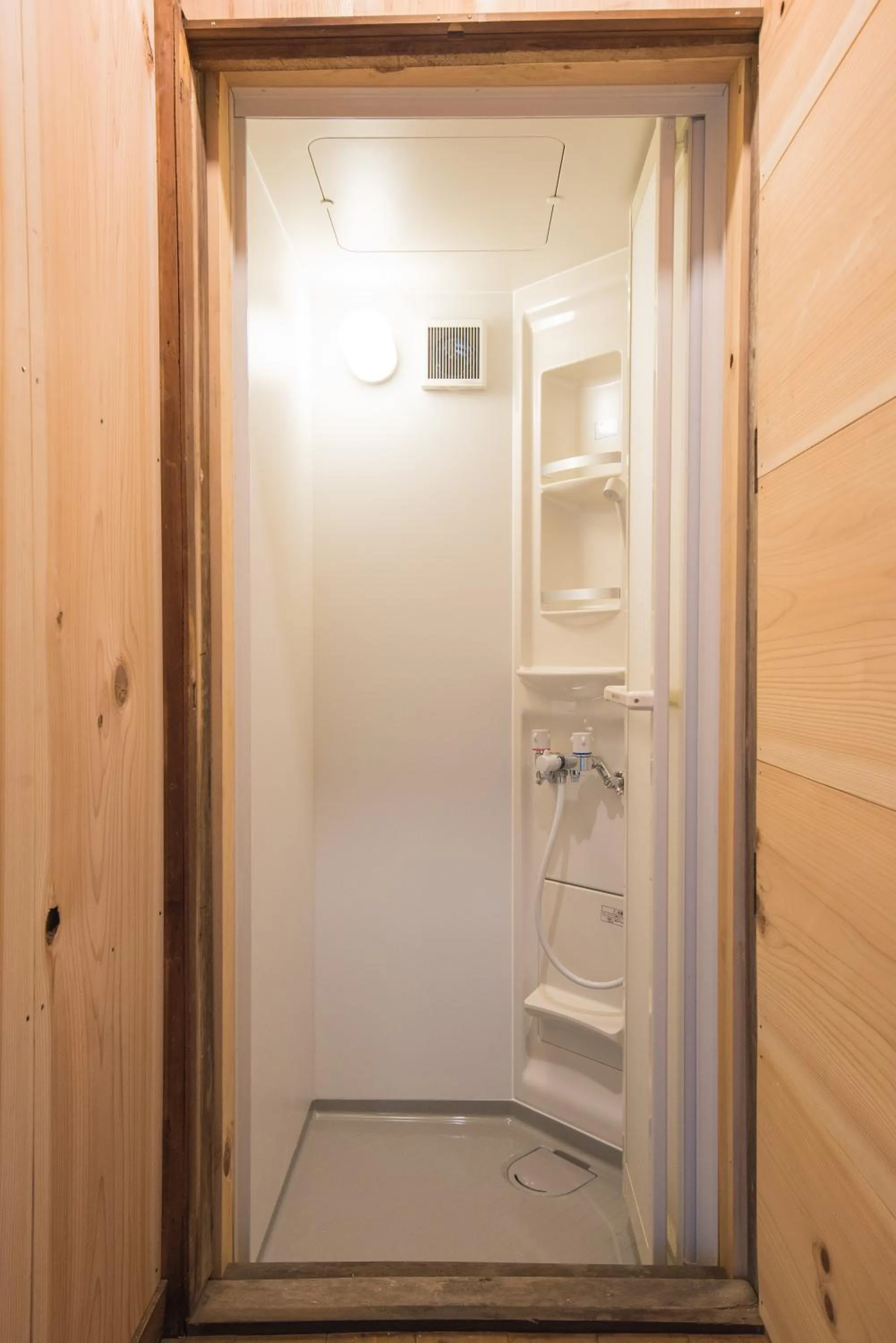 Shower in Hostel Yui-an