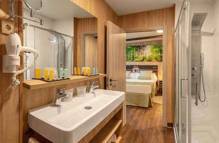 Bathroom in Magic Robin Hood