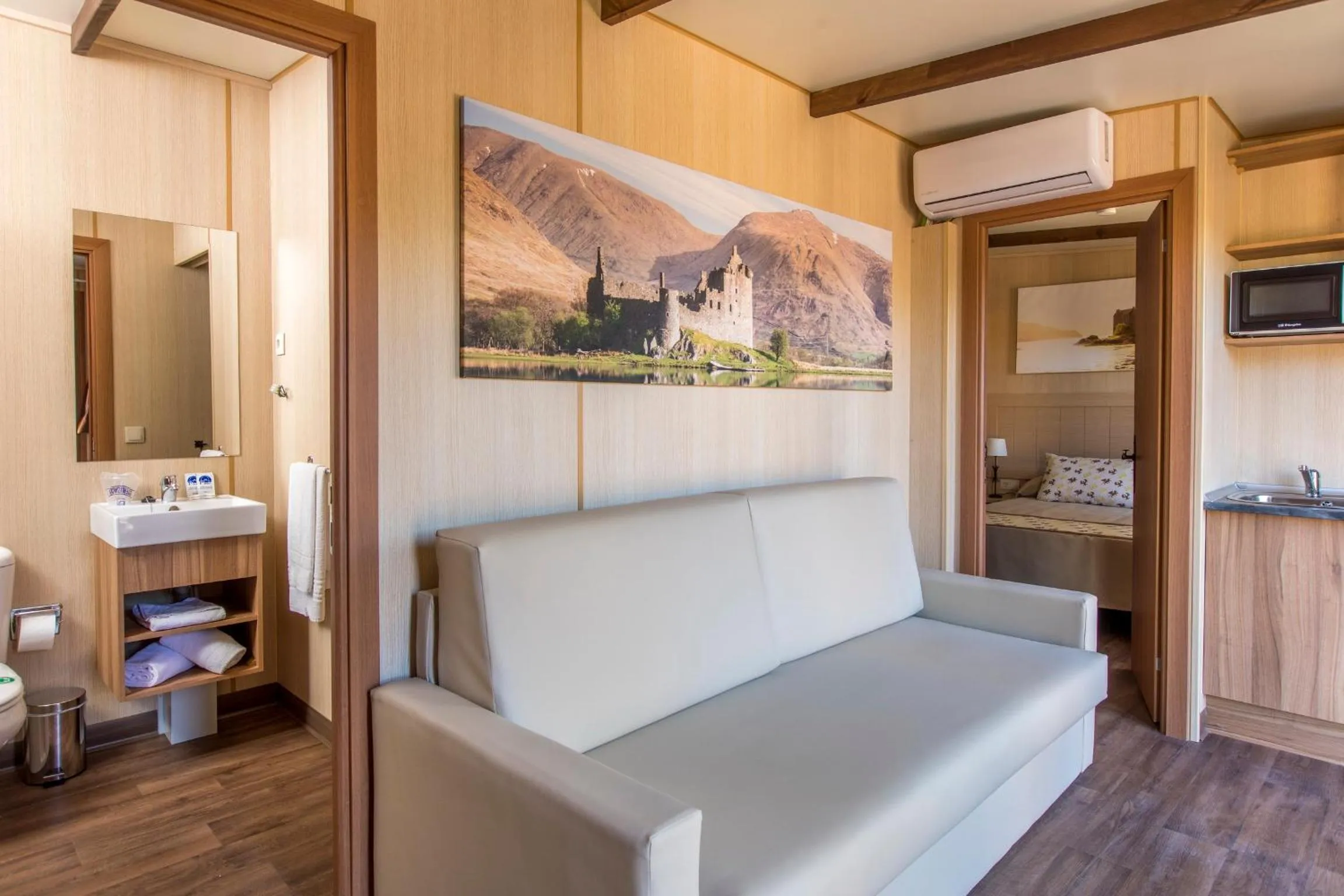 Living room in Magic Robin Hood