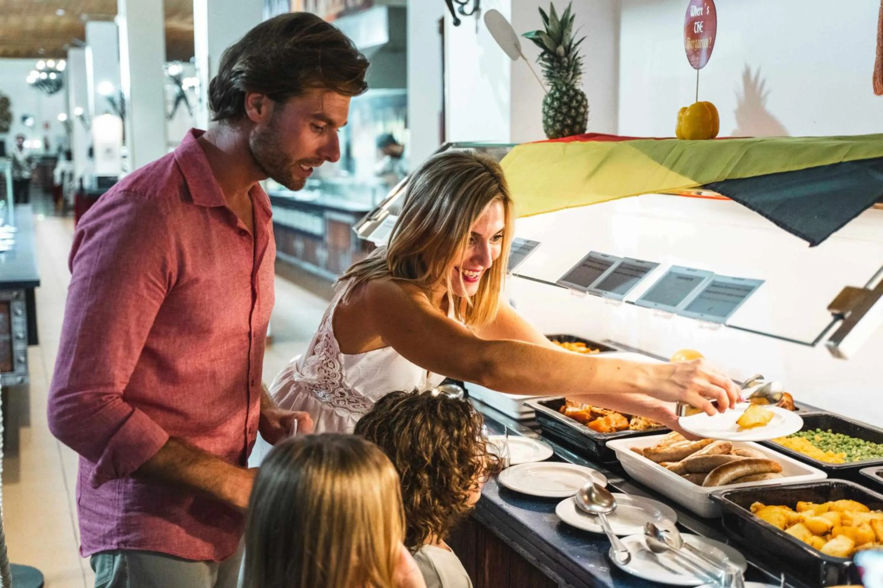 Restaurant/places to eat in Magic Robin Hood