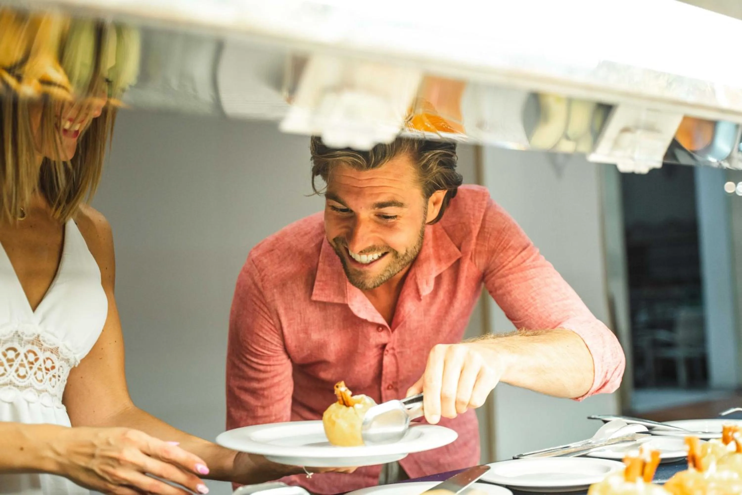 Restaurant/places to eat in Magic Robin Hood