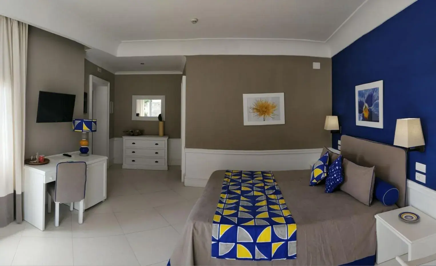 Photo of the whole room, Bed in Hotel Della Piccola Marina Photo of the whole room, Bed in Hotel Della Piccola Marina