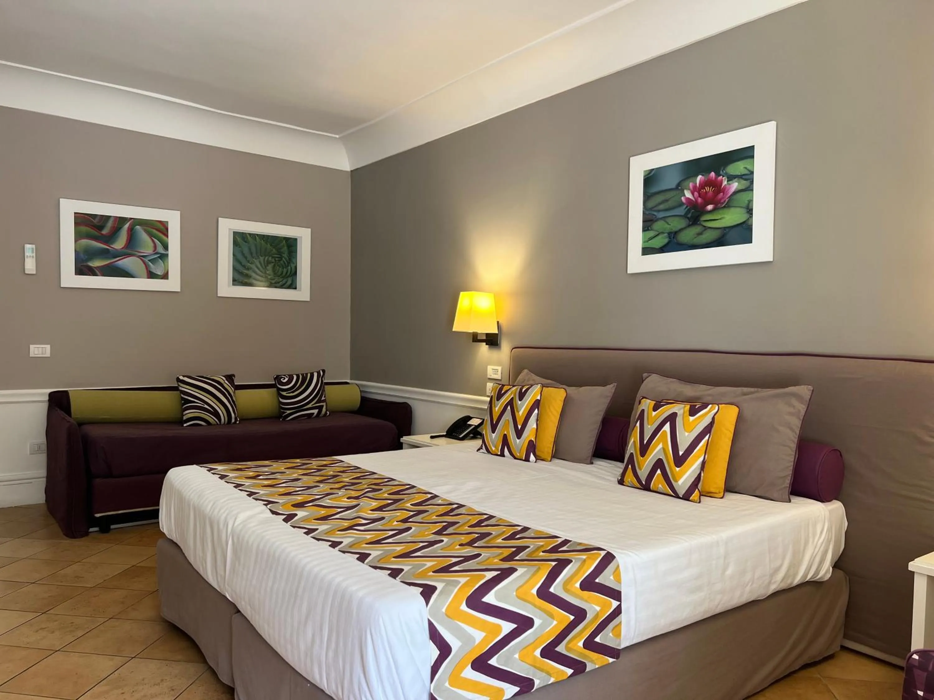 Bed in Hotel Della Piccola Marina