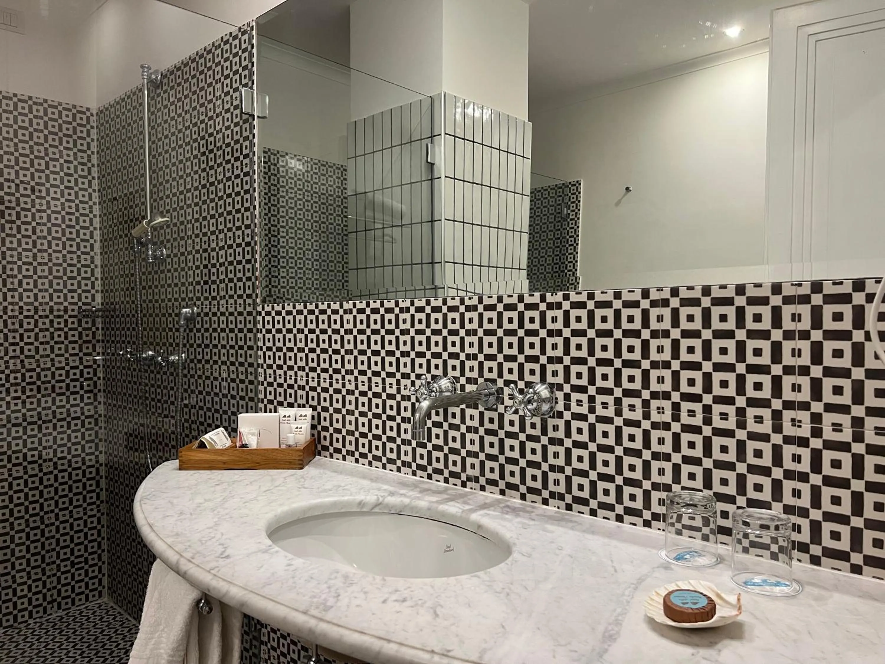 Bathroom in Hotel Della Piccola Marina