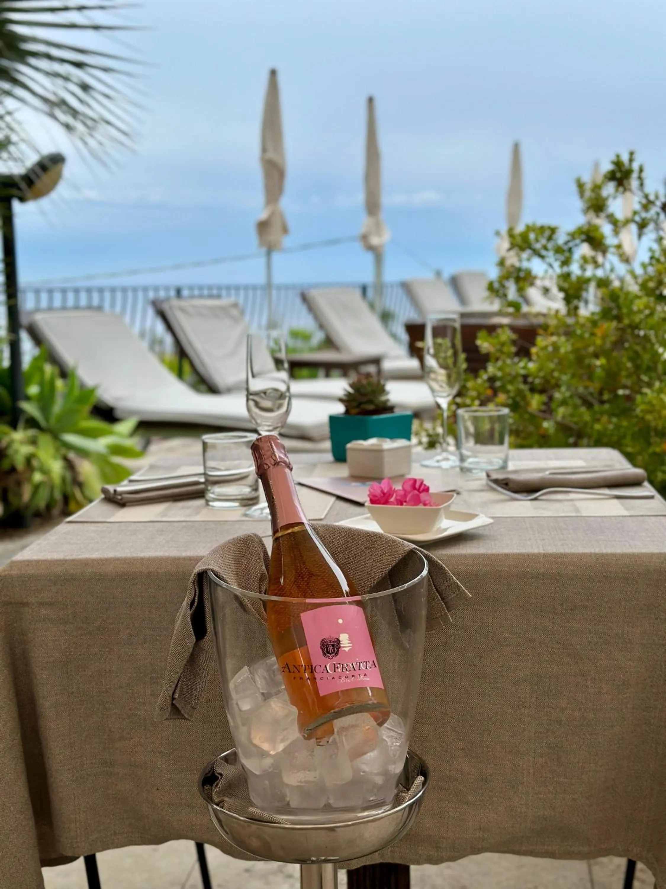 Restaurant/places to eat in Hotel Della Piccola Marina