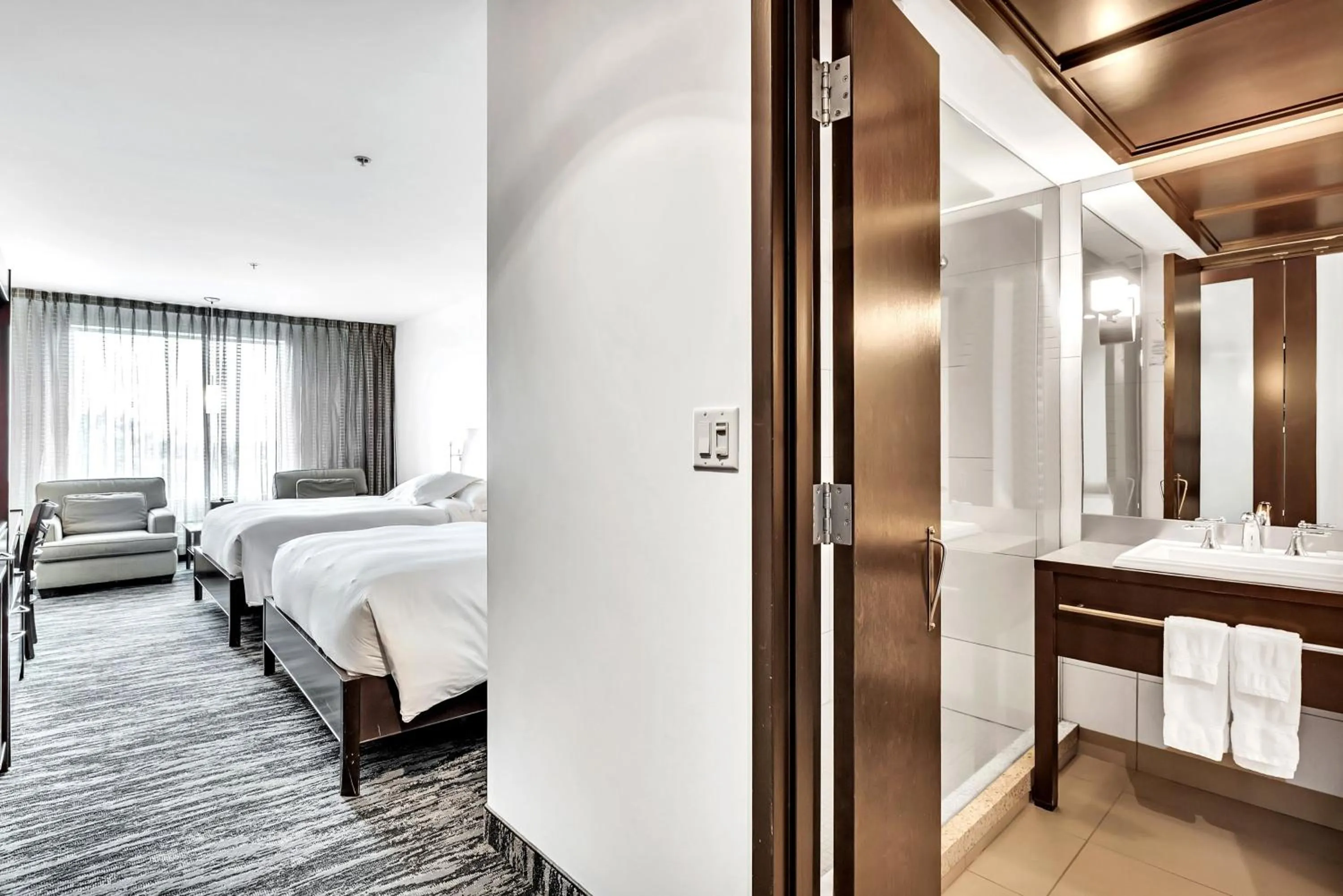 Bedroom, Bed in Hotel Mortagne