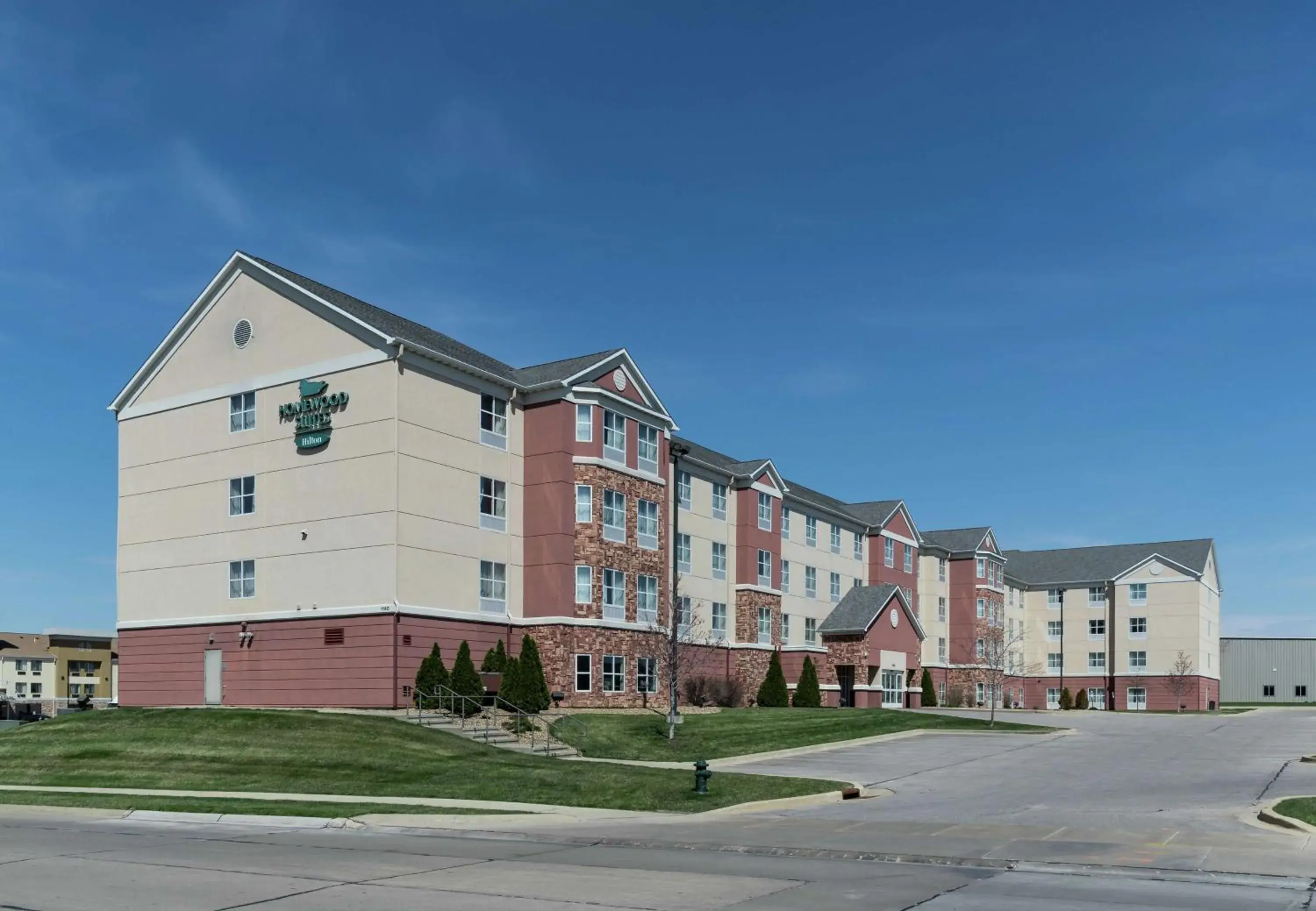Property building in Homewood Suites by Hilton Cedar Rapids-North Property building in Homewood Suites by Hilton Cedar Rapids-North