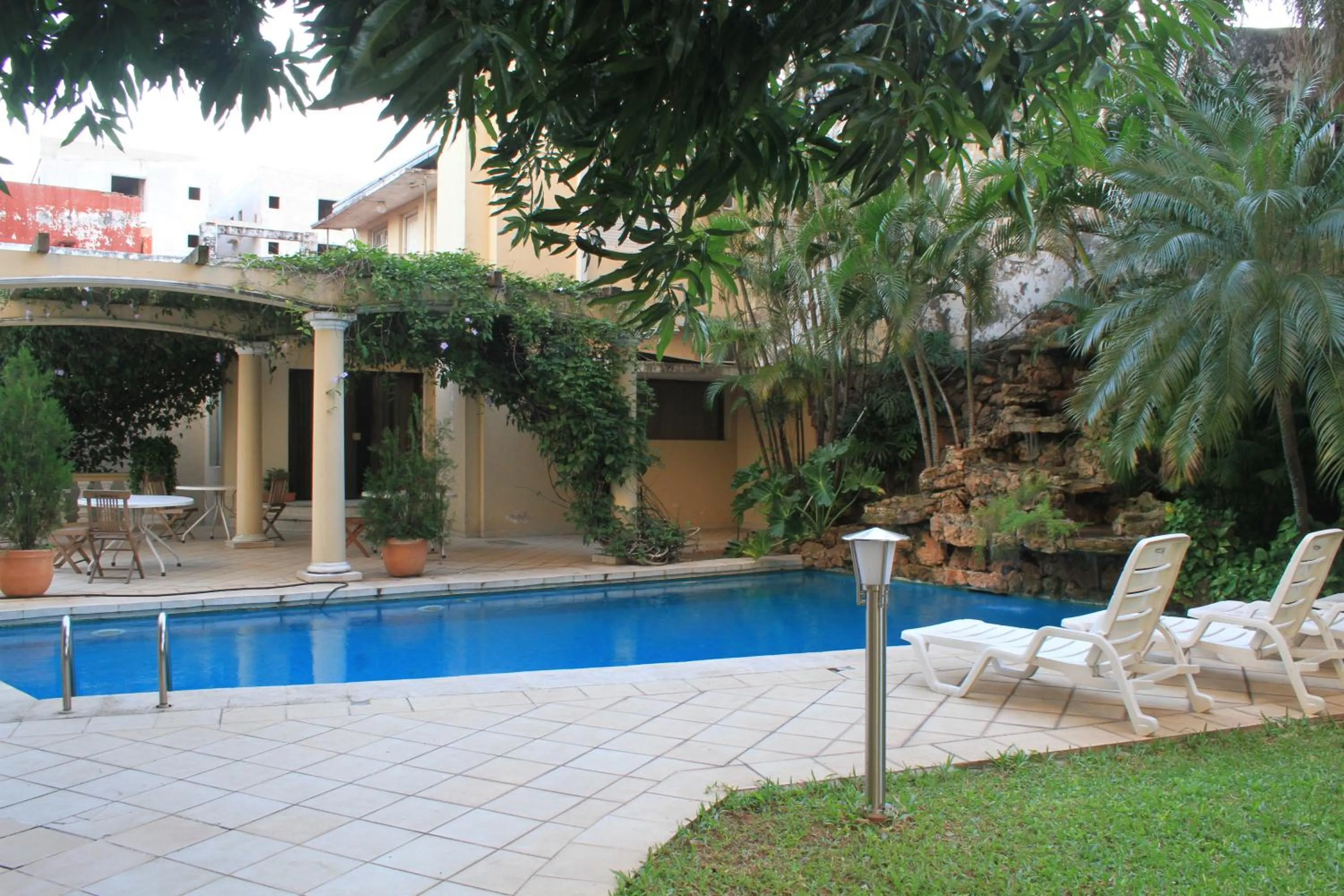 Swimming pool in Premier Hill Suites Hotel