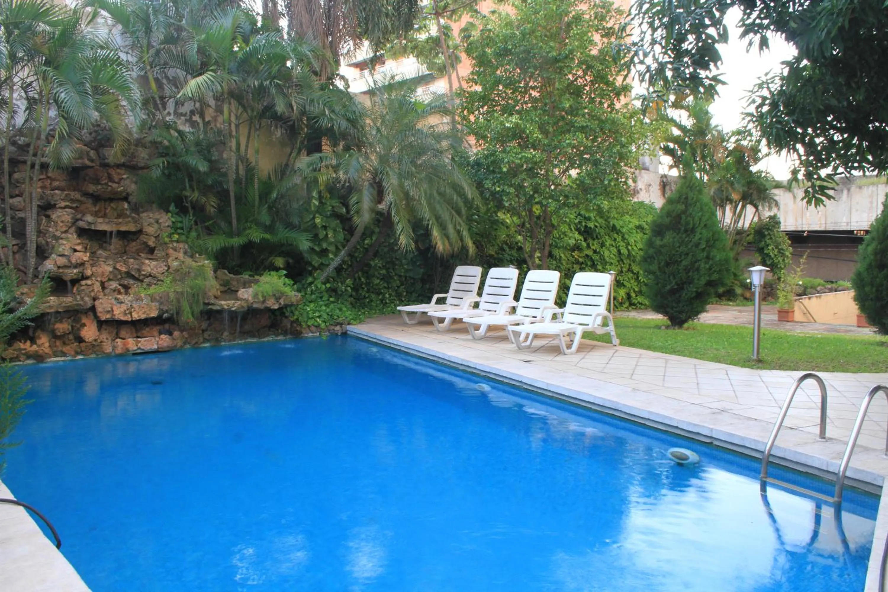 Swimming pool in Premier Hill Suites Hotel