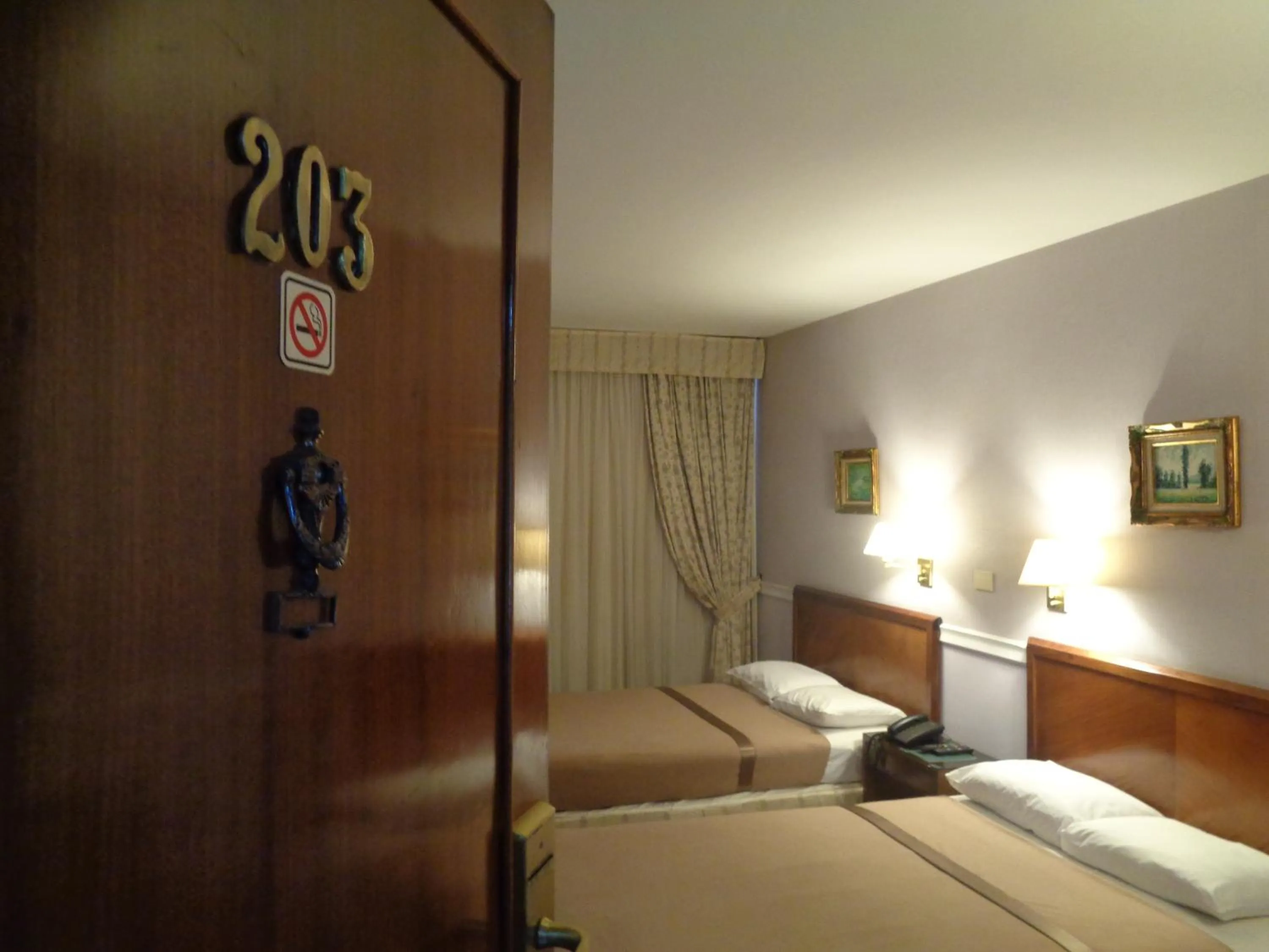 Photo of the whole room, Bed in Premier Hill Suites Hotel