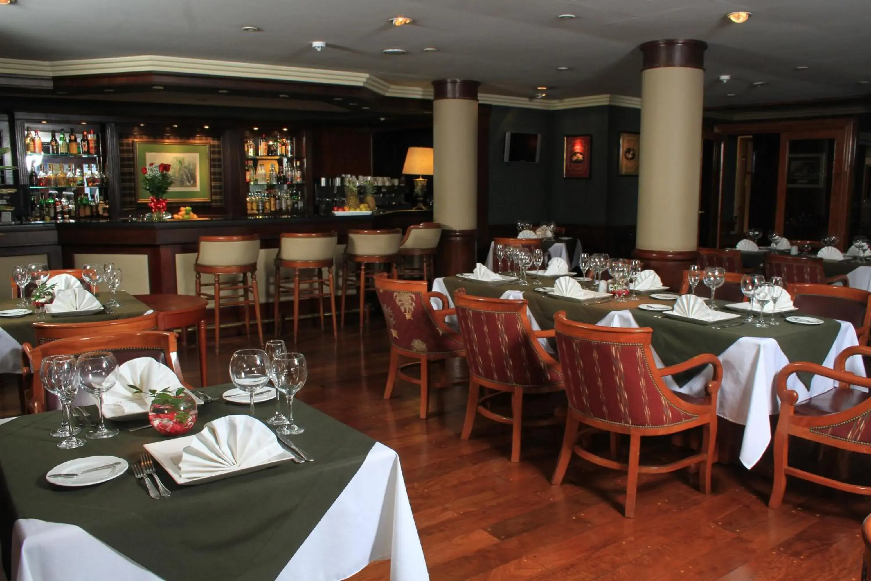 Restaurant/places to eat in Premier Hill Suites Hotel Restaurant/places to eat in Premier Hill Suites Hotel