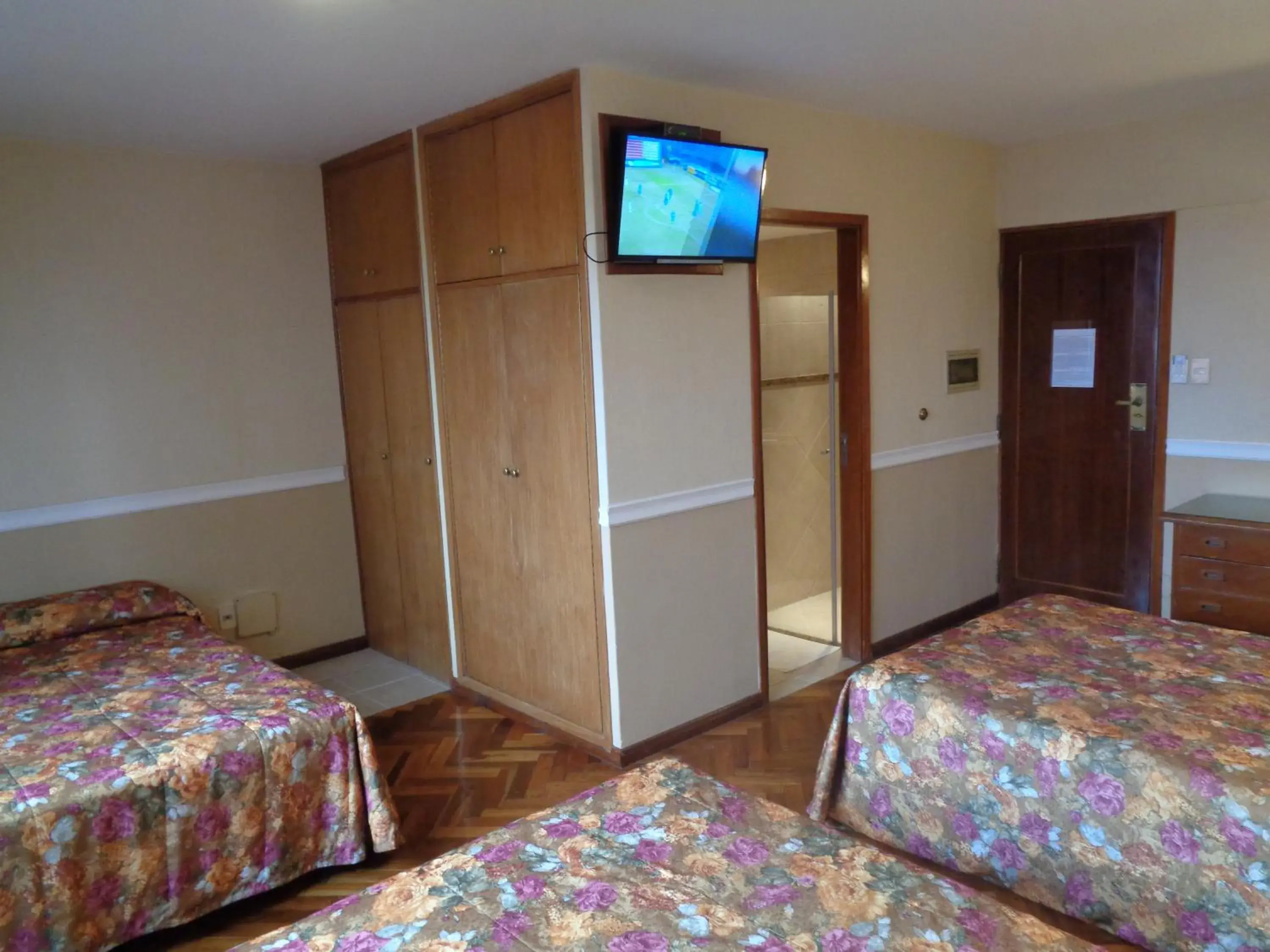 Photo of the whole room, Bed in Premier Hill Suites Hotel Photo of the whole room, Bed in Premier Hill Suites Hotel