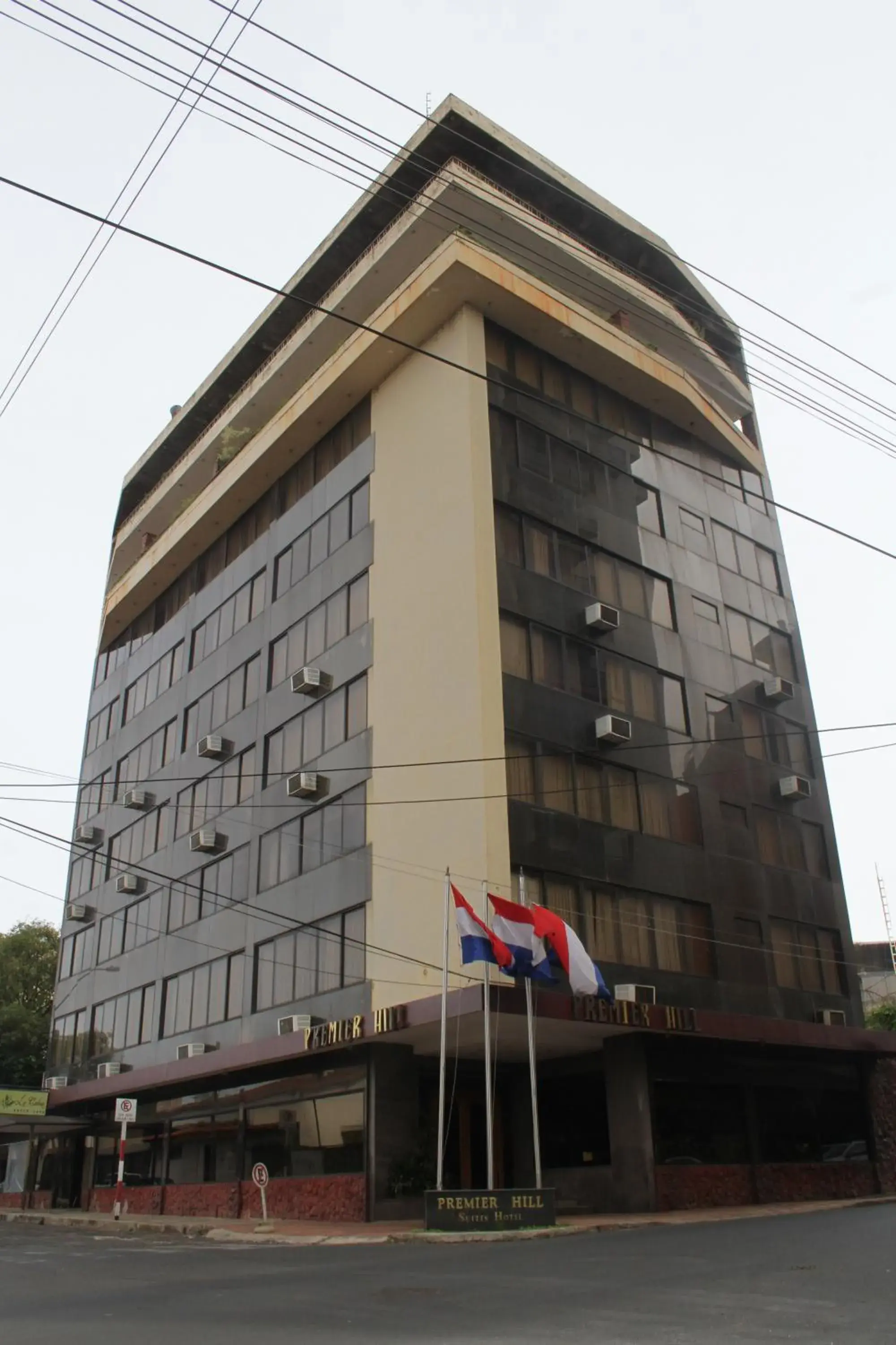 Facade/entrance in Premier Hill Suites Hotel Facade/entrance in Premier Hill Suites Hotel