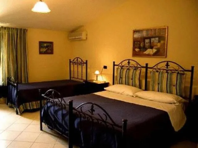 Triple Room in Tavernola - Locanda Di Campagna
