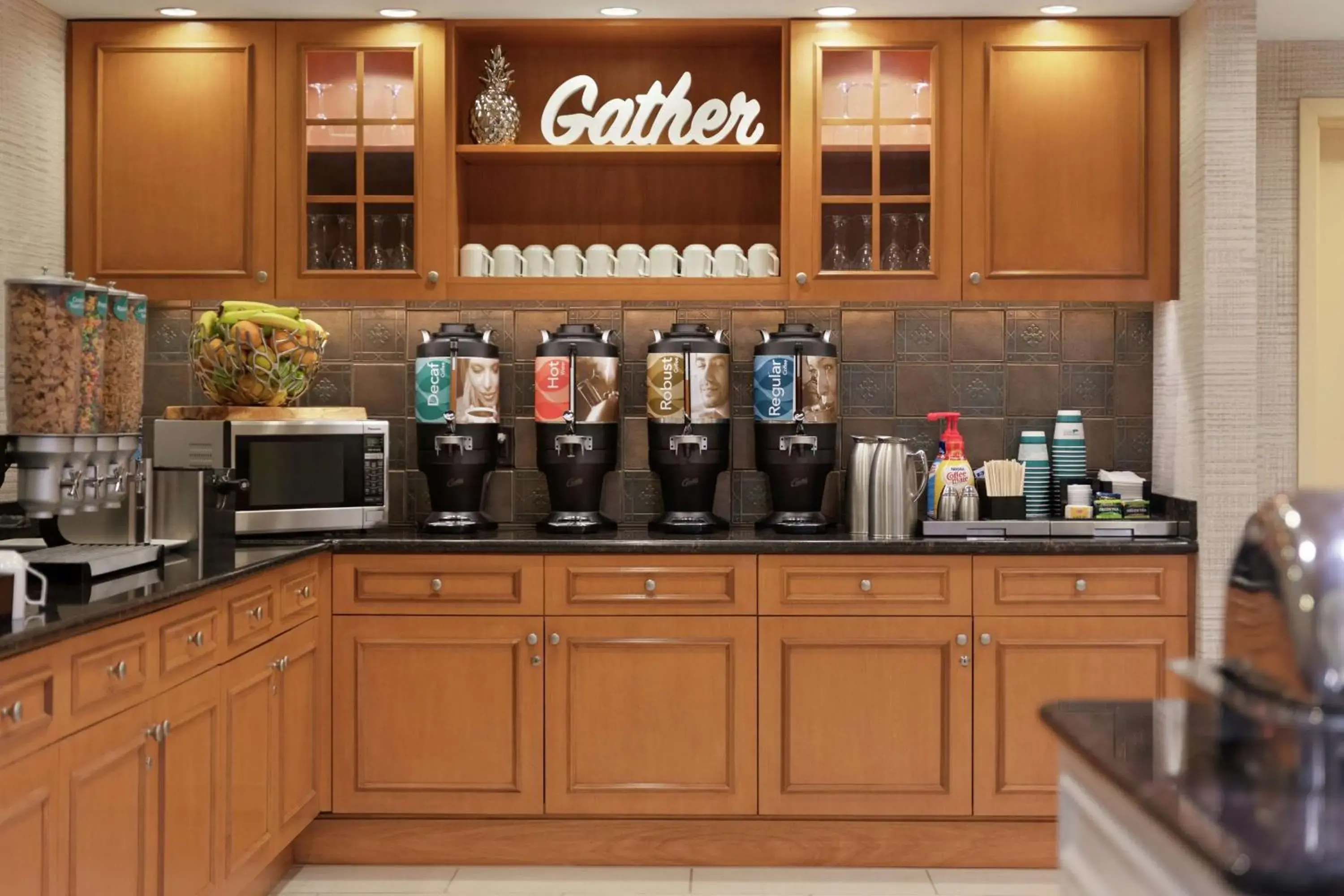 Breakfast in Homewood Suites by Hilton Allentown-West/Fogelsville Breakfast in Homewood Suites by Hilton Allentown-West/Fogelsville