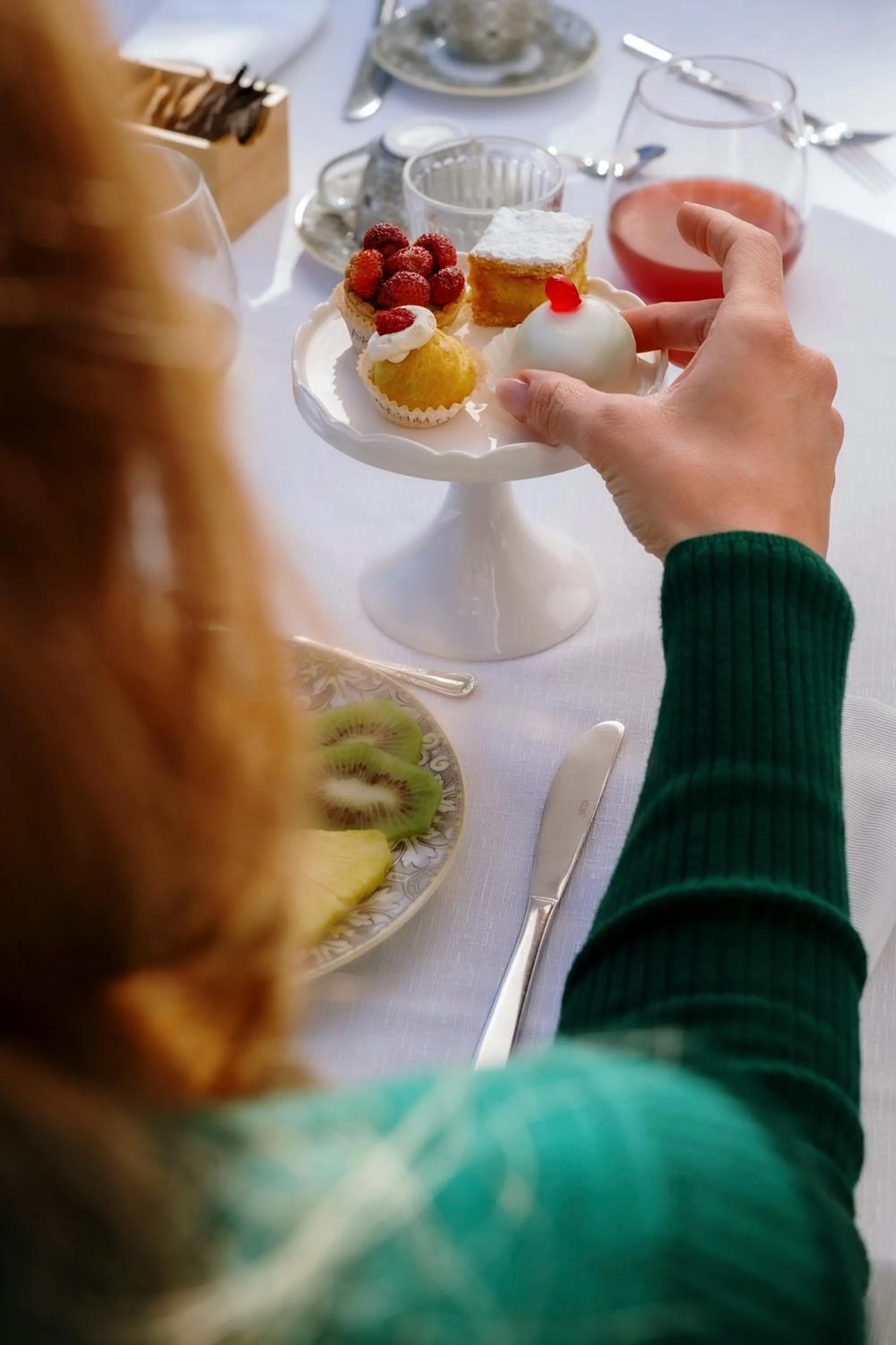 Restaurant/places to eat in Hotel Premiere