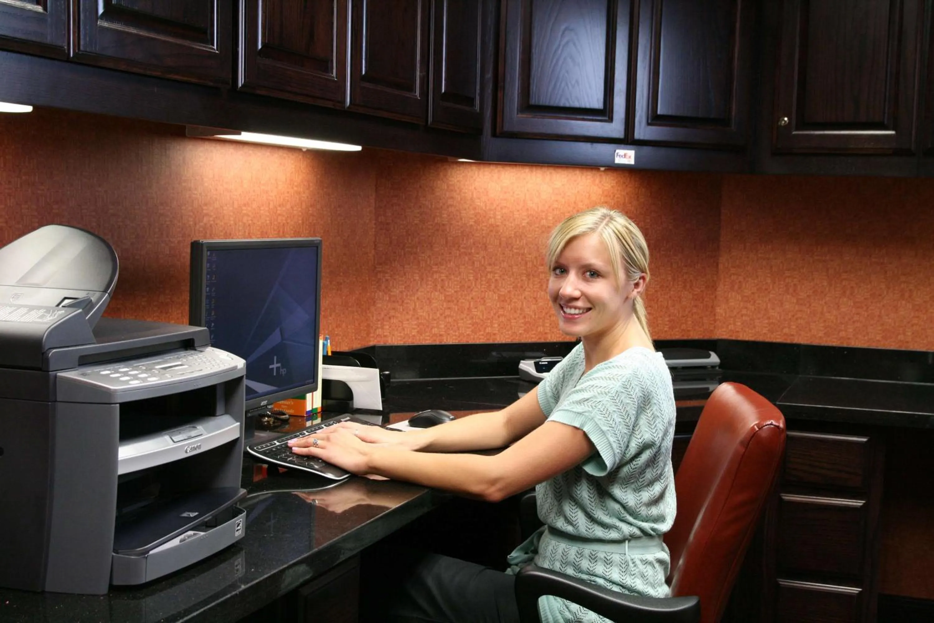 Business facilities in Hampton Inn and Suites Dallas/Lewisville-Vista Ridge Mall
