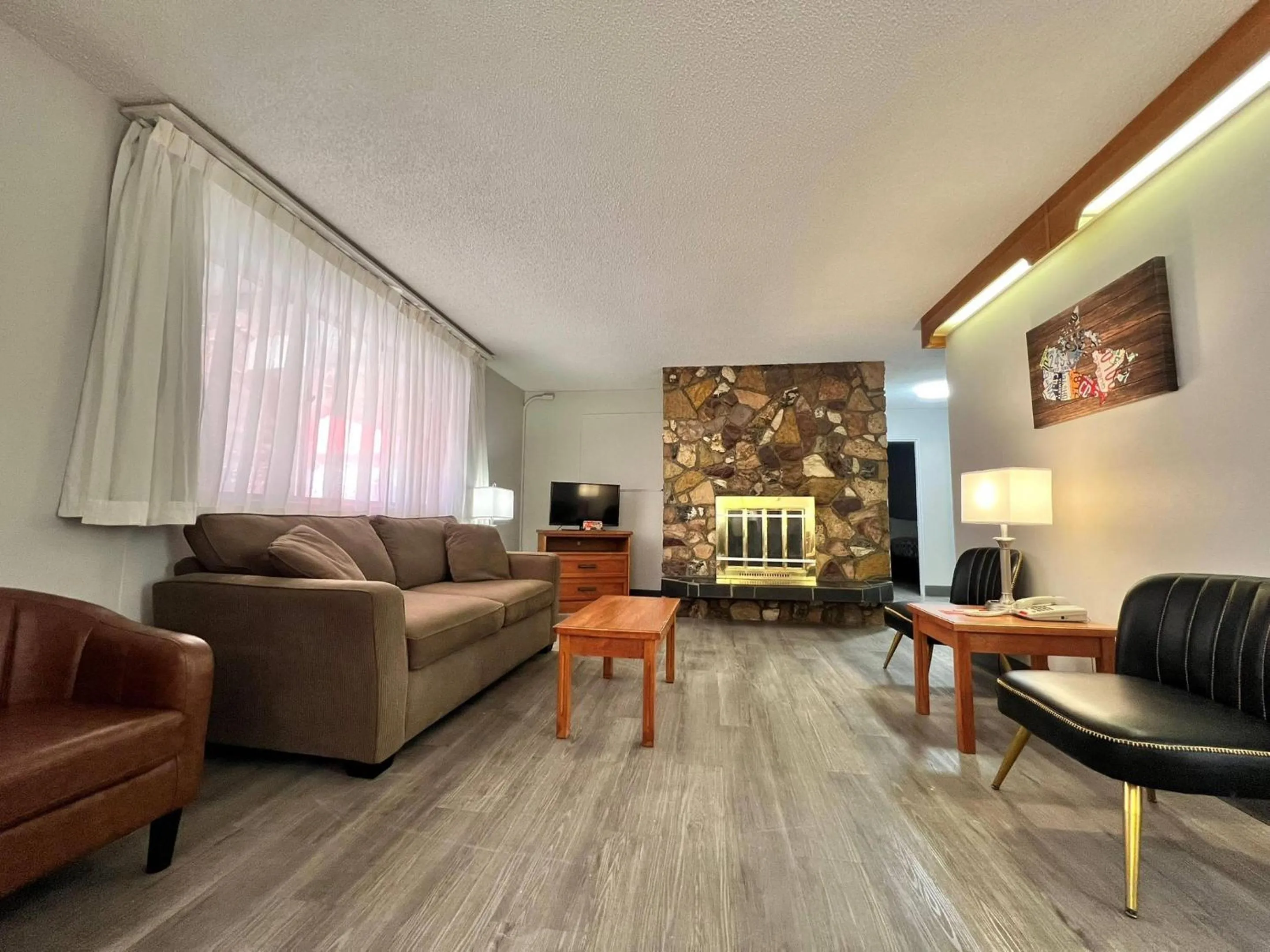 Bedroom in Econo Lodge Motel Village