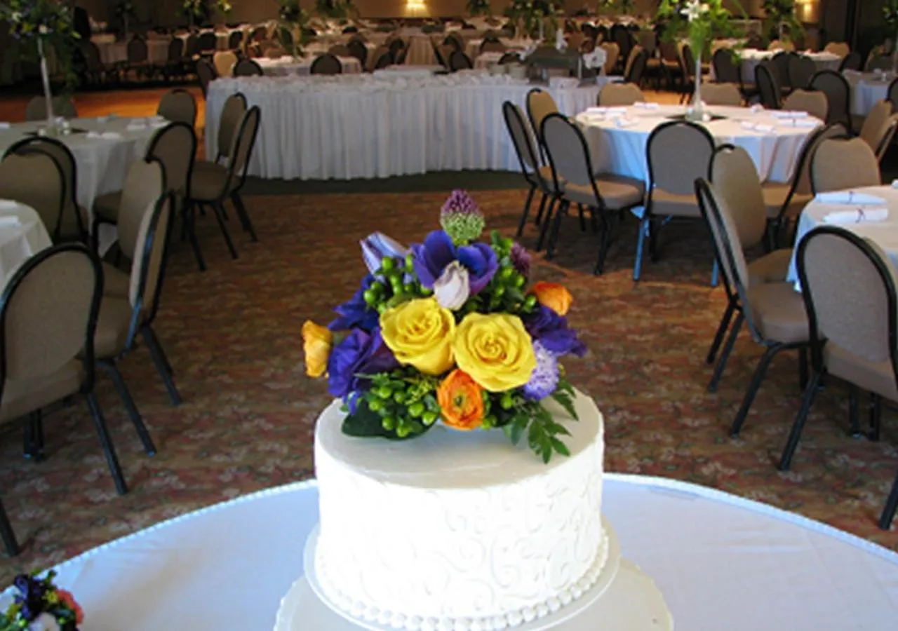 Game Room in Monarch Hotel & Conference Center