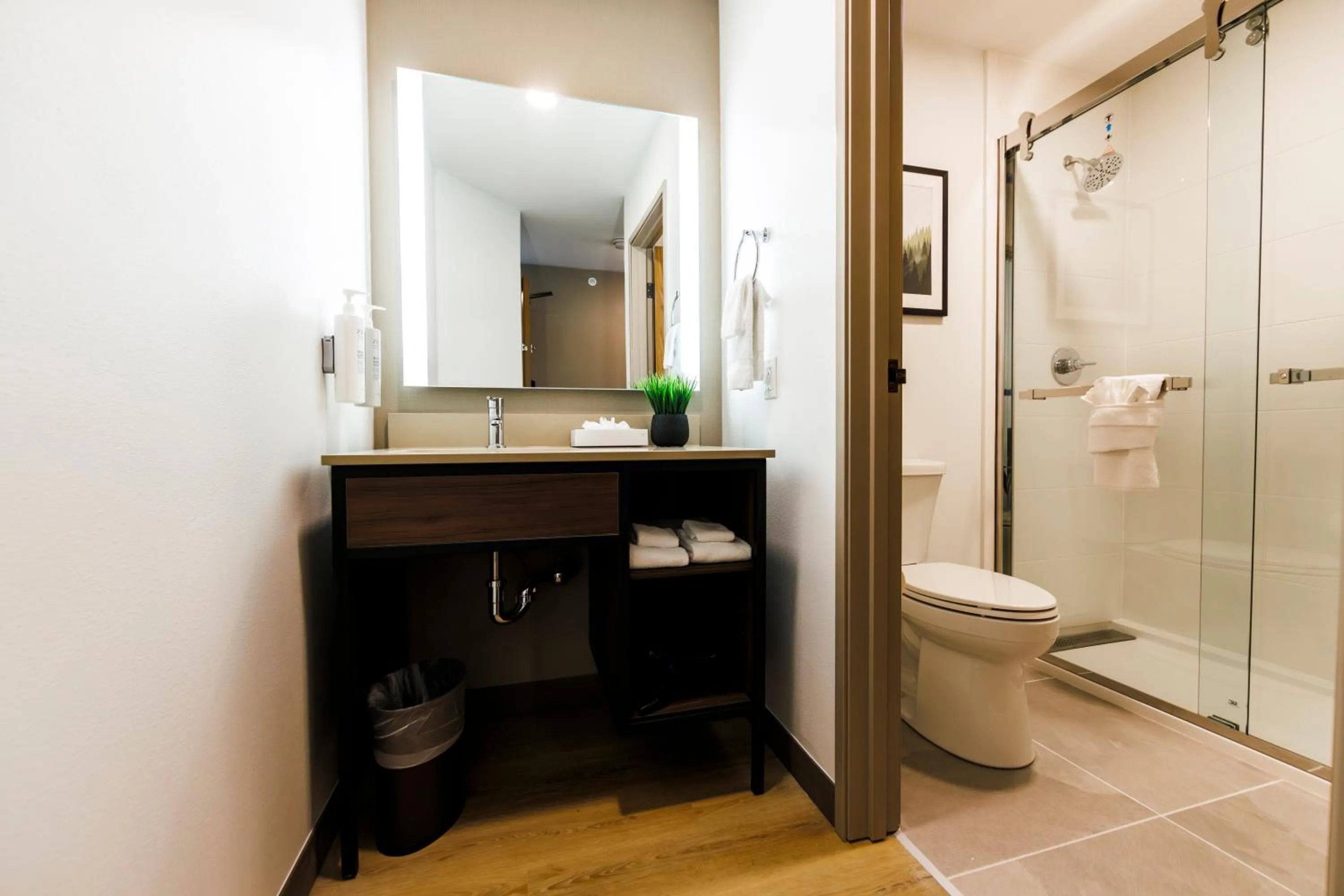 Monarch Hotel & Conference Center