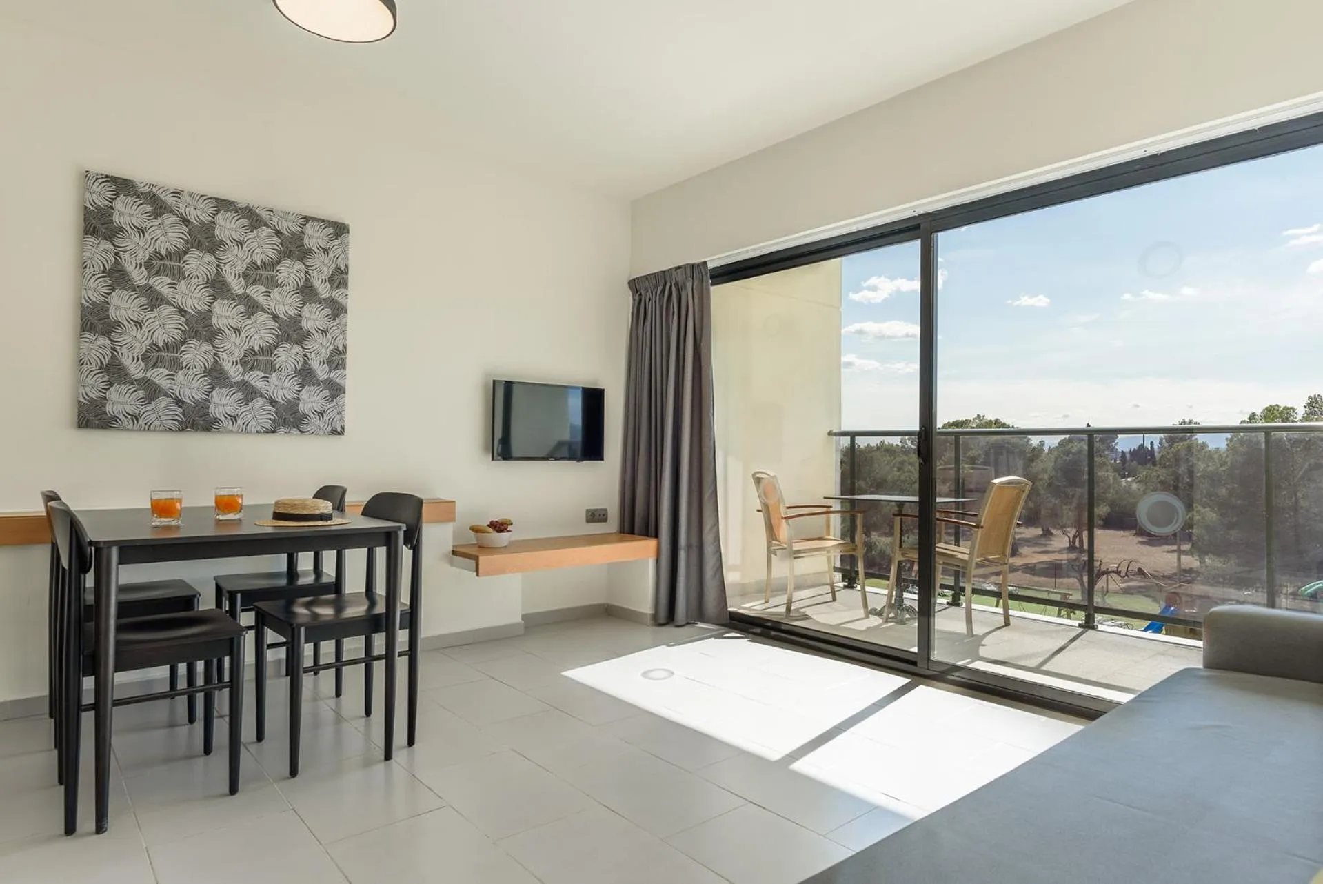 Dining area in FERGUS Cap Roig