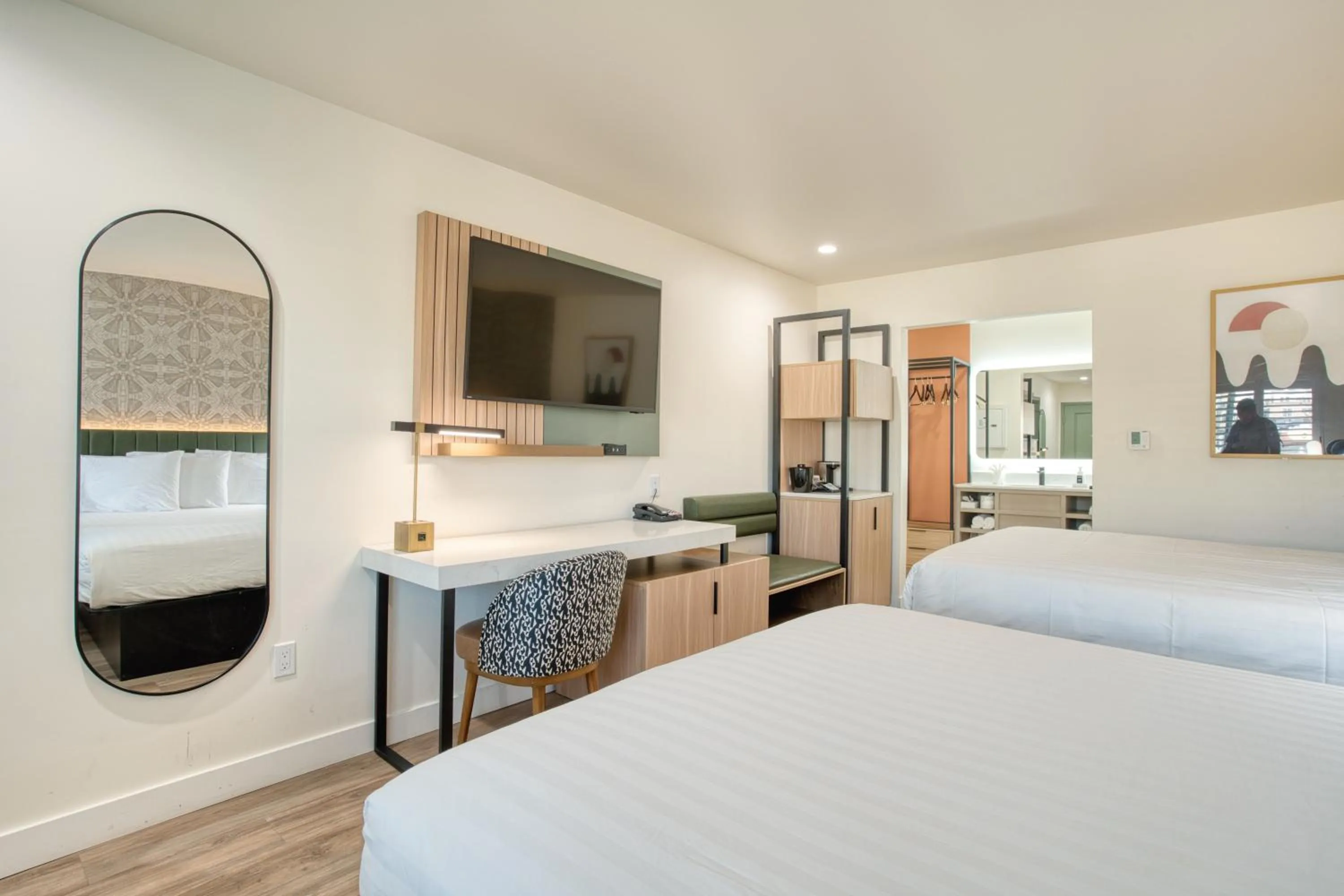 TV and multimedia, Bed in La Casa Inn