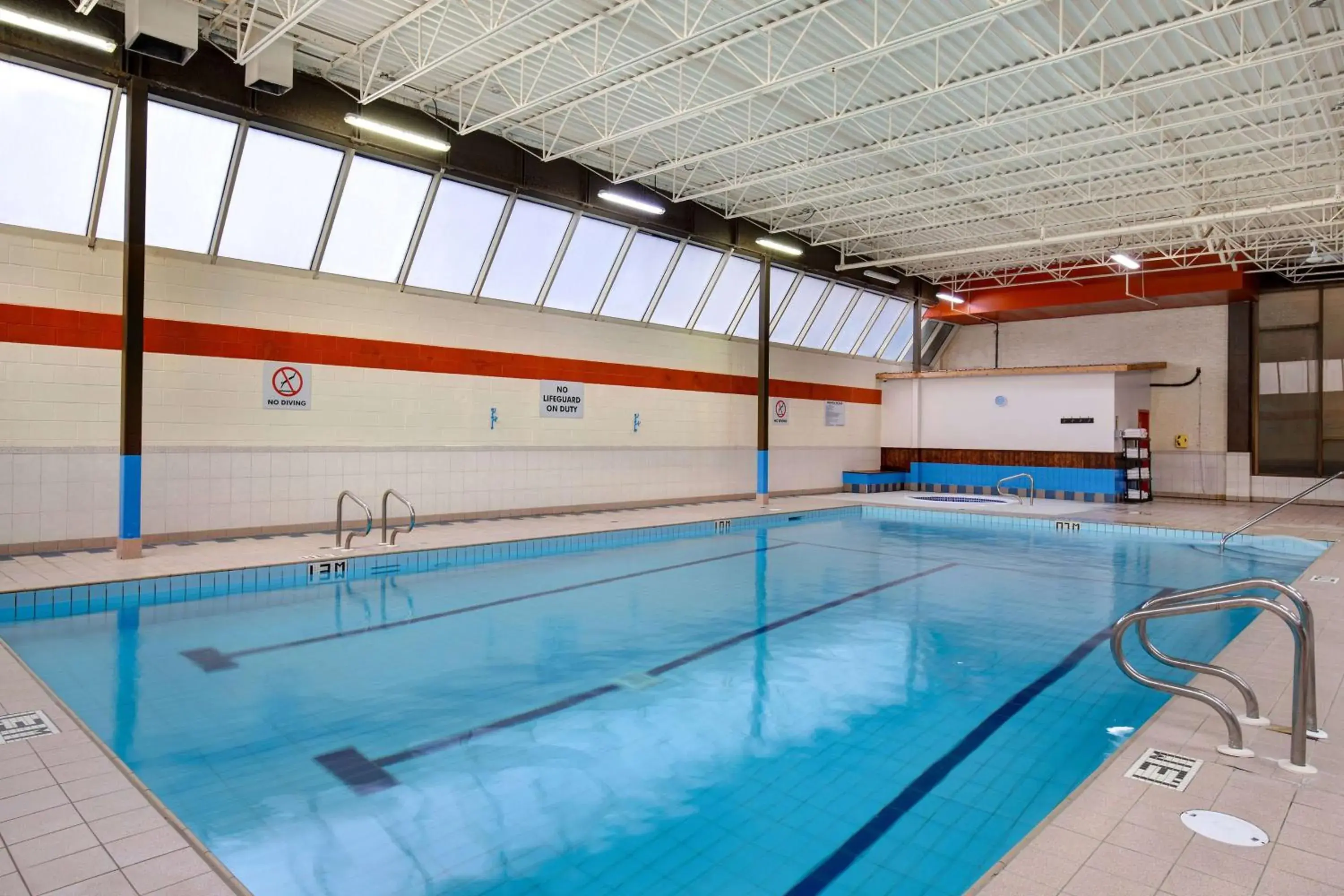 Pool view in Days Inn by Wyndham Calgary South Pool view in Days Inn by Wyndham Calgary South