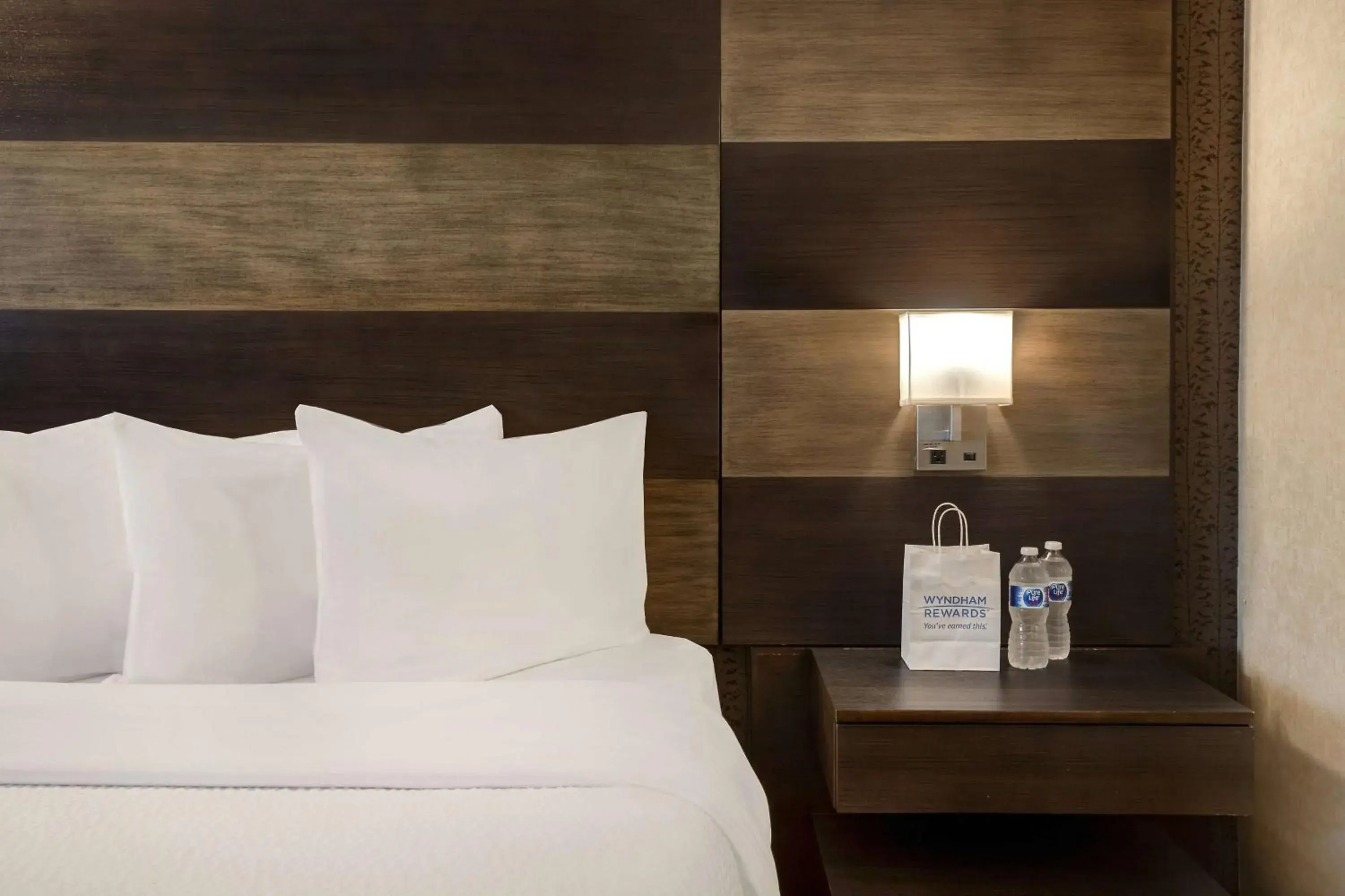 Photo of the whole room, Bed in Days Inn by Wyndham Calgary South Photo of the whole room, Bed in Days Inn by Wyndham Calgary South