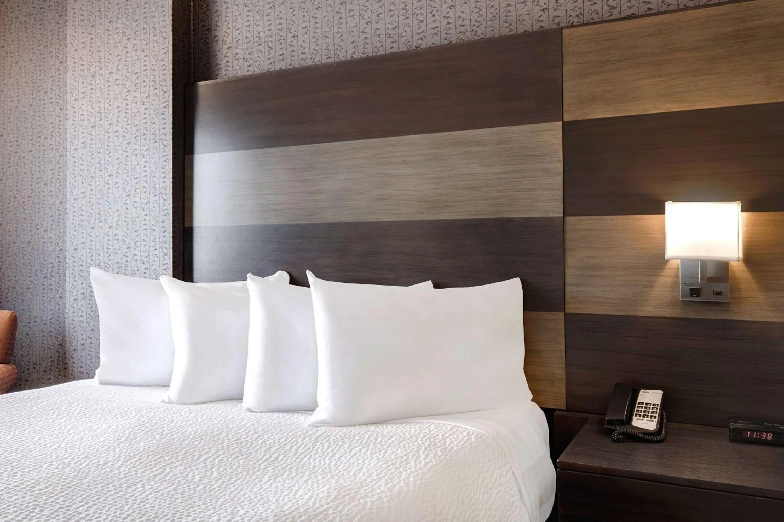 Photo of the whole room, Bed in Days Inn by Wyndham Calgary South