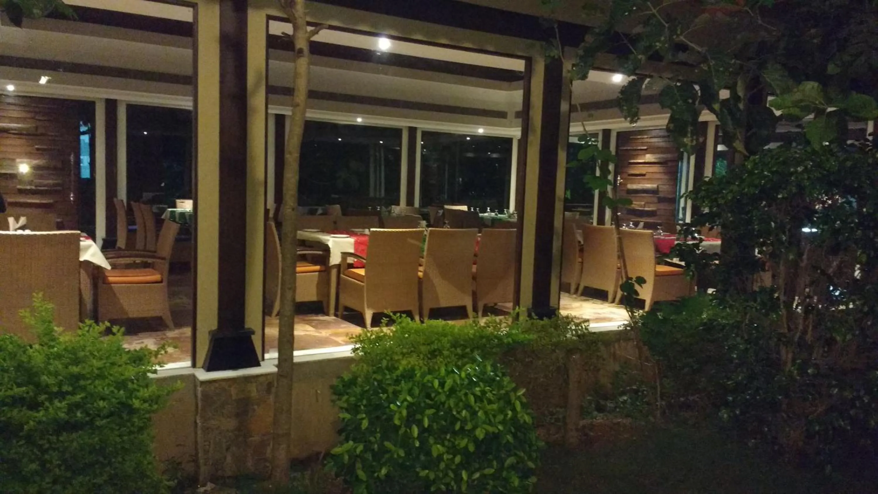 Restaurant/places to eat in Ramya Resort & Spa