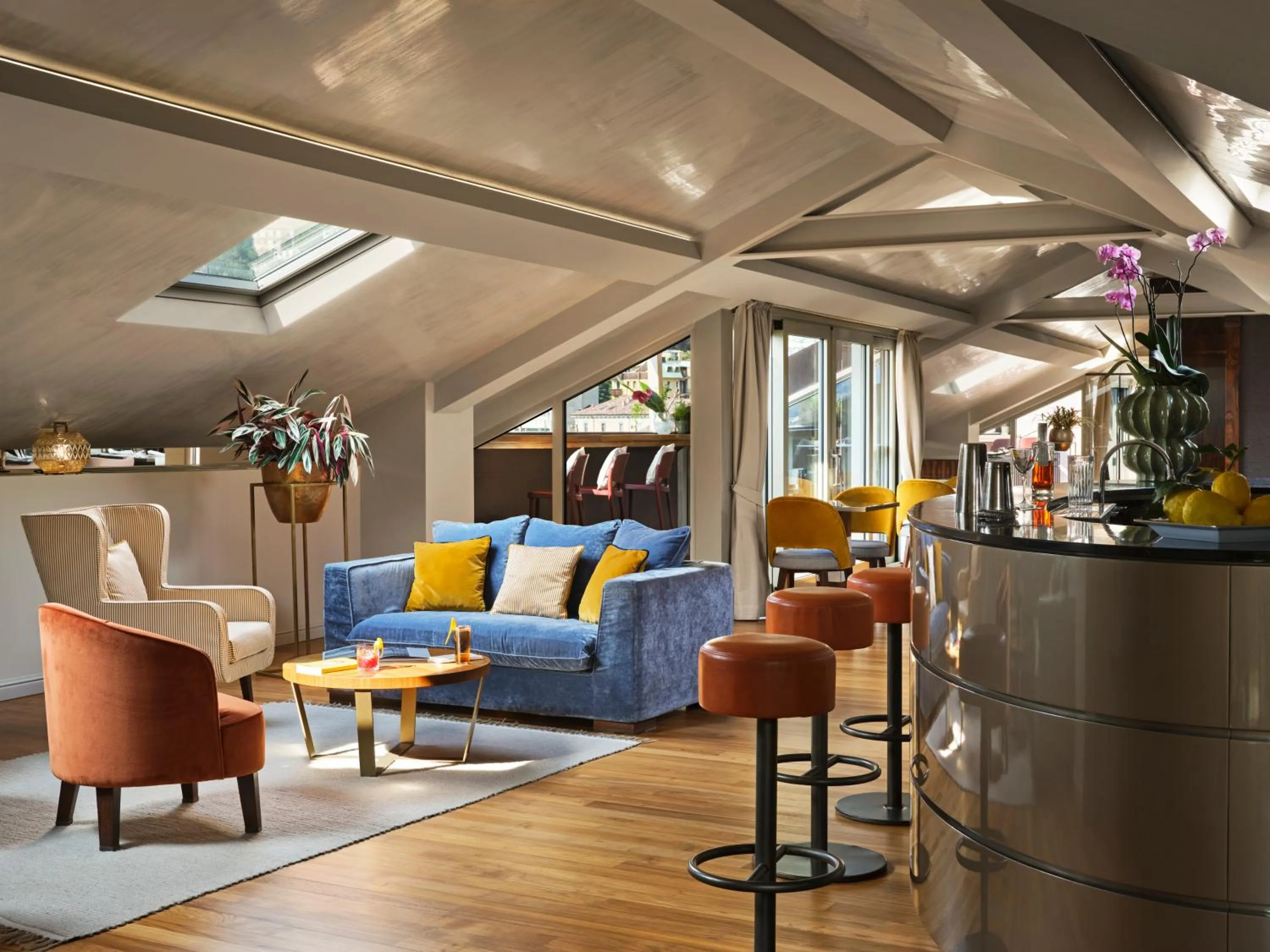 Lounge or bar in VISTA Lago di Como