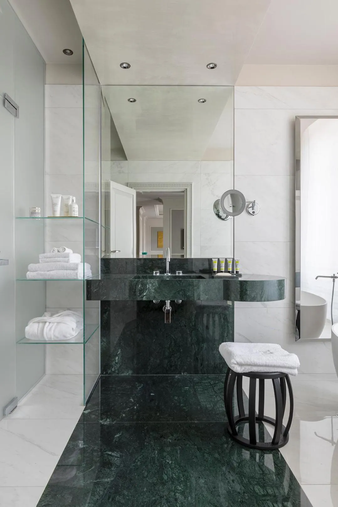 Decorative detail in VISTA Lago di Como