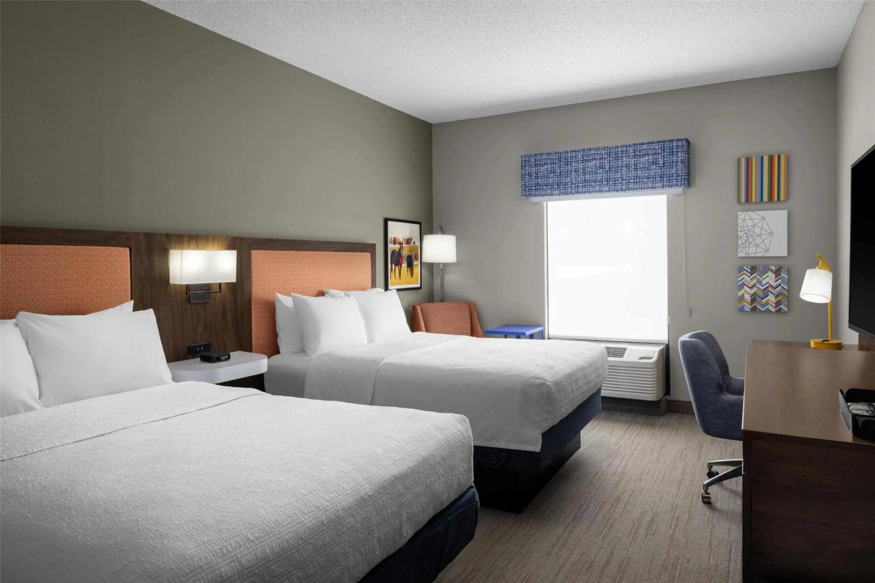 Bed in Hampton Inn Williamsburg